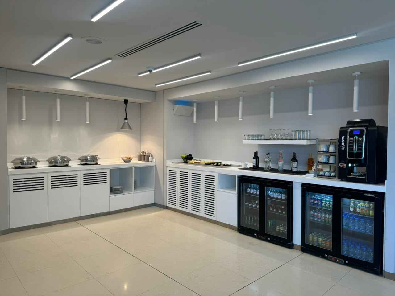 Ahlein Comfy Lounge - interior view 2