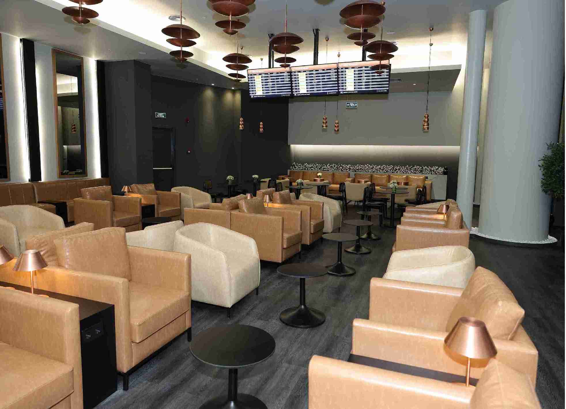 Platinum Lounge (International) - interior view 3