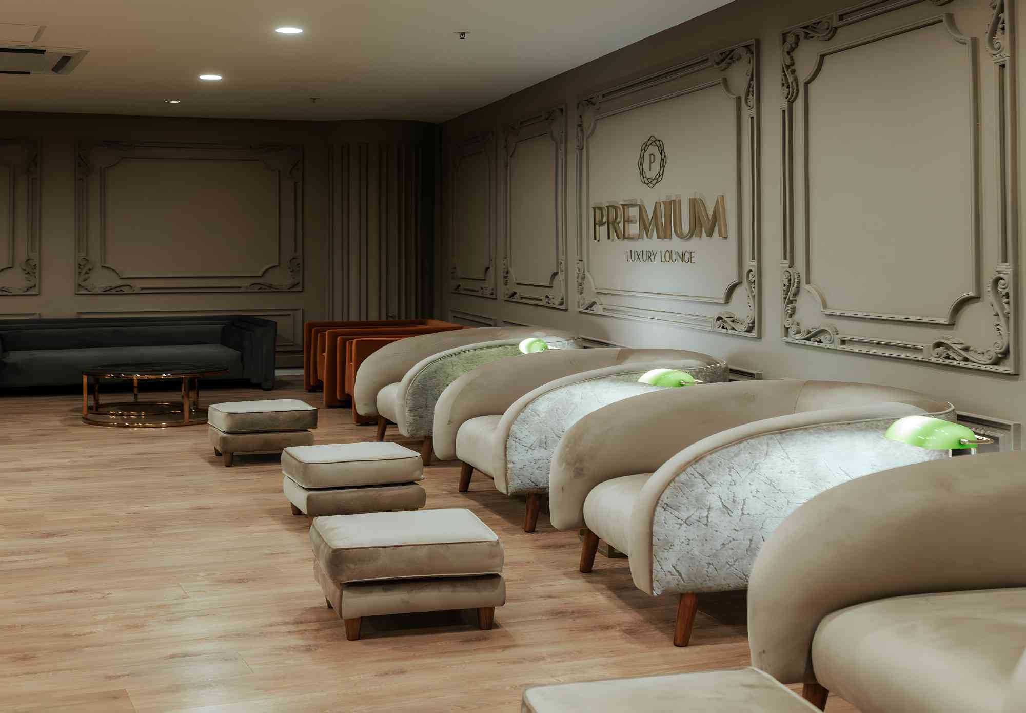 Premium Luxury Lounge - interior view 3