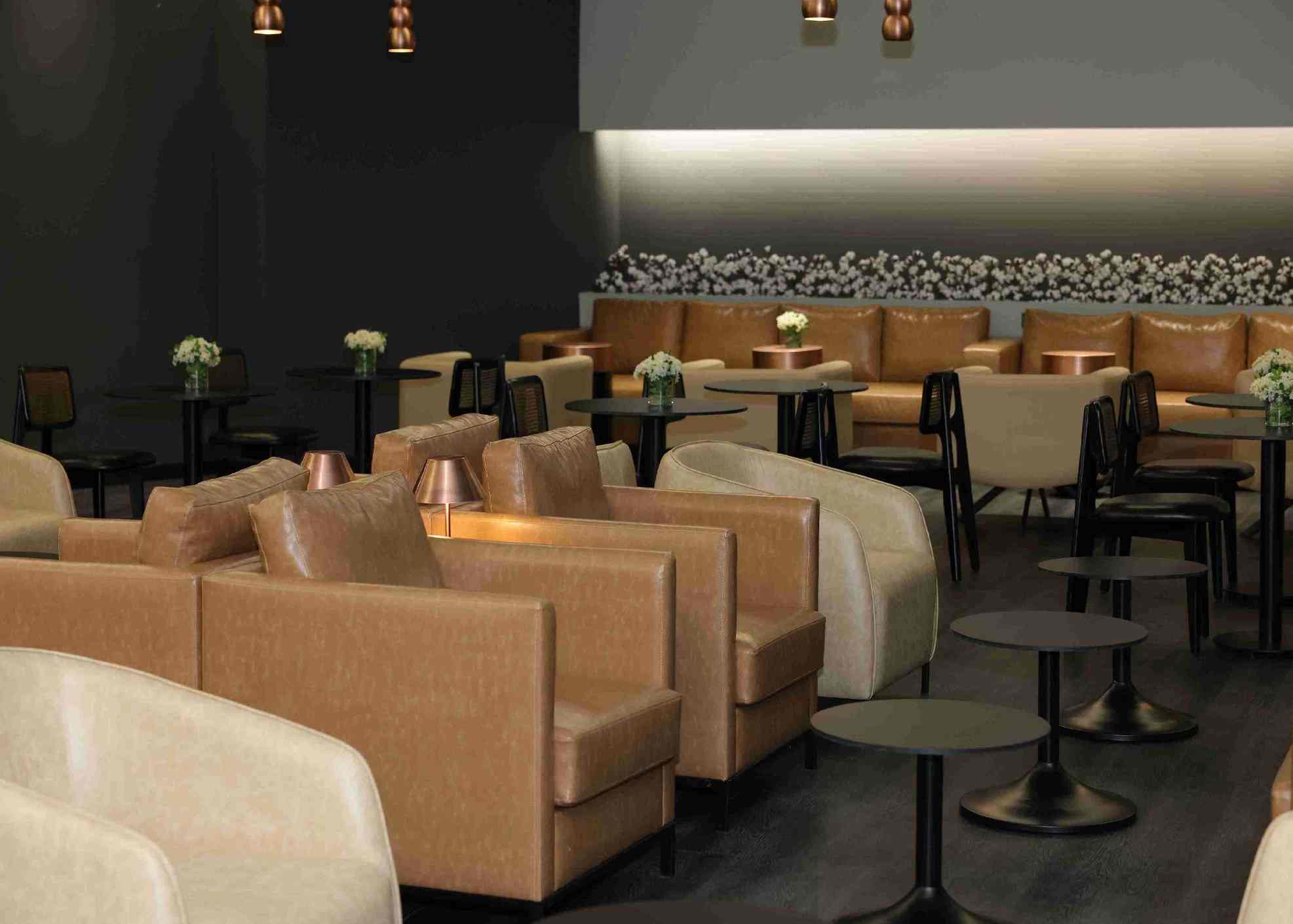 Platinum Lounge (International)