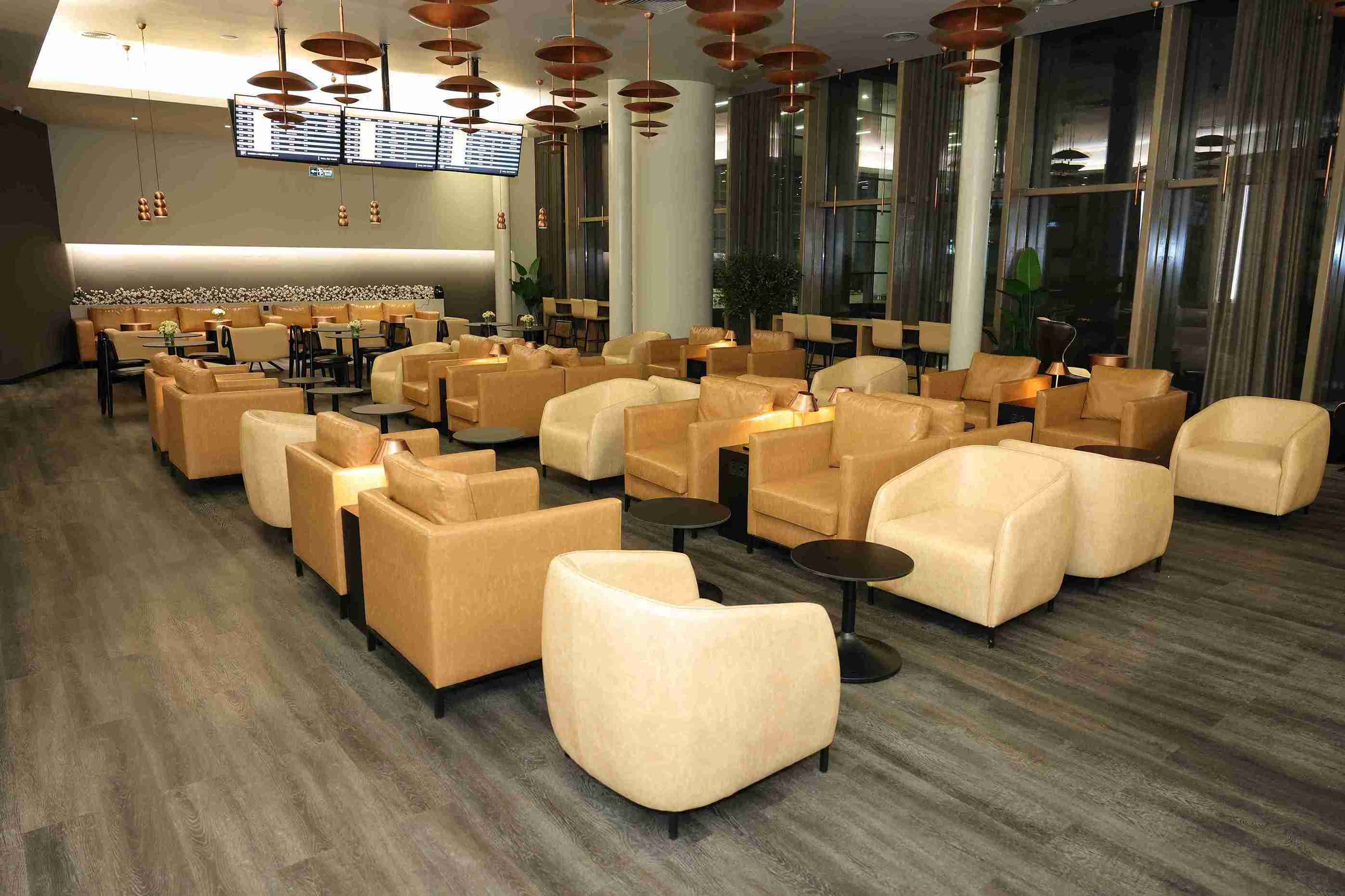 Platinum Lounge (International) - interior view 4