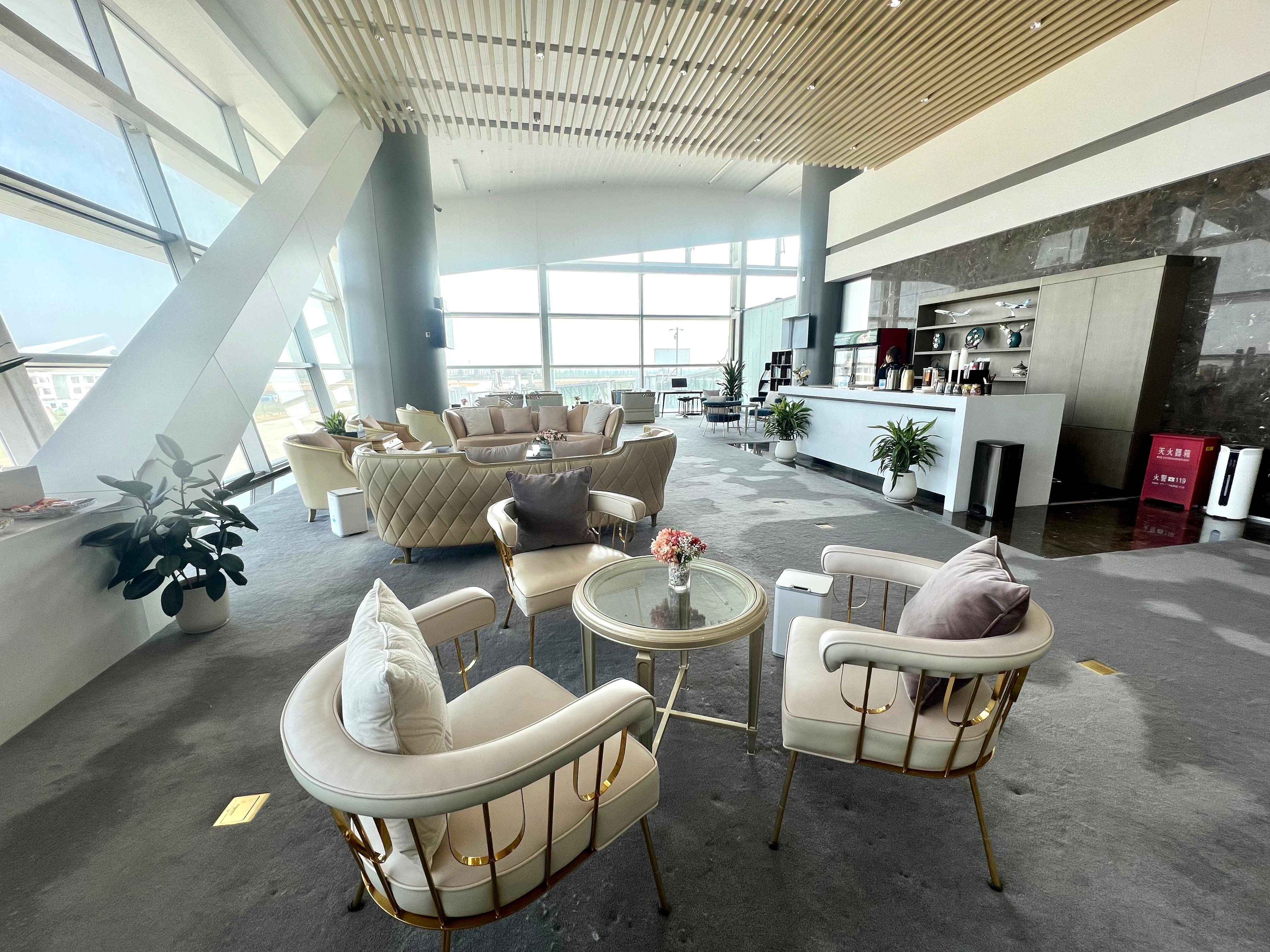 First Class Lounge (2F)