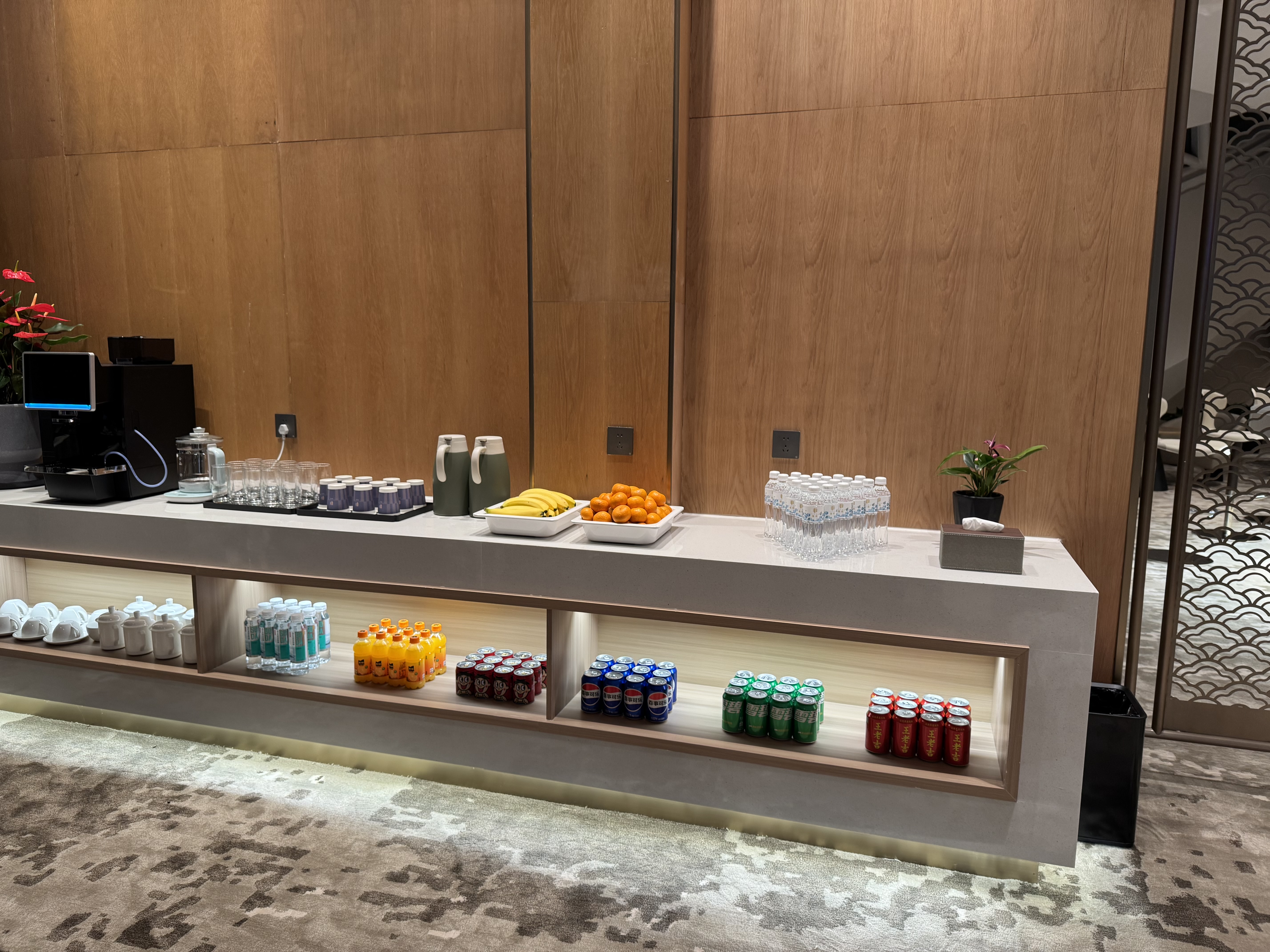 First Class Lounge - interior view 3