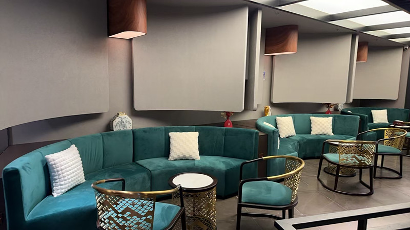 First Class Lounge
