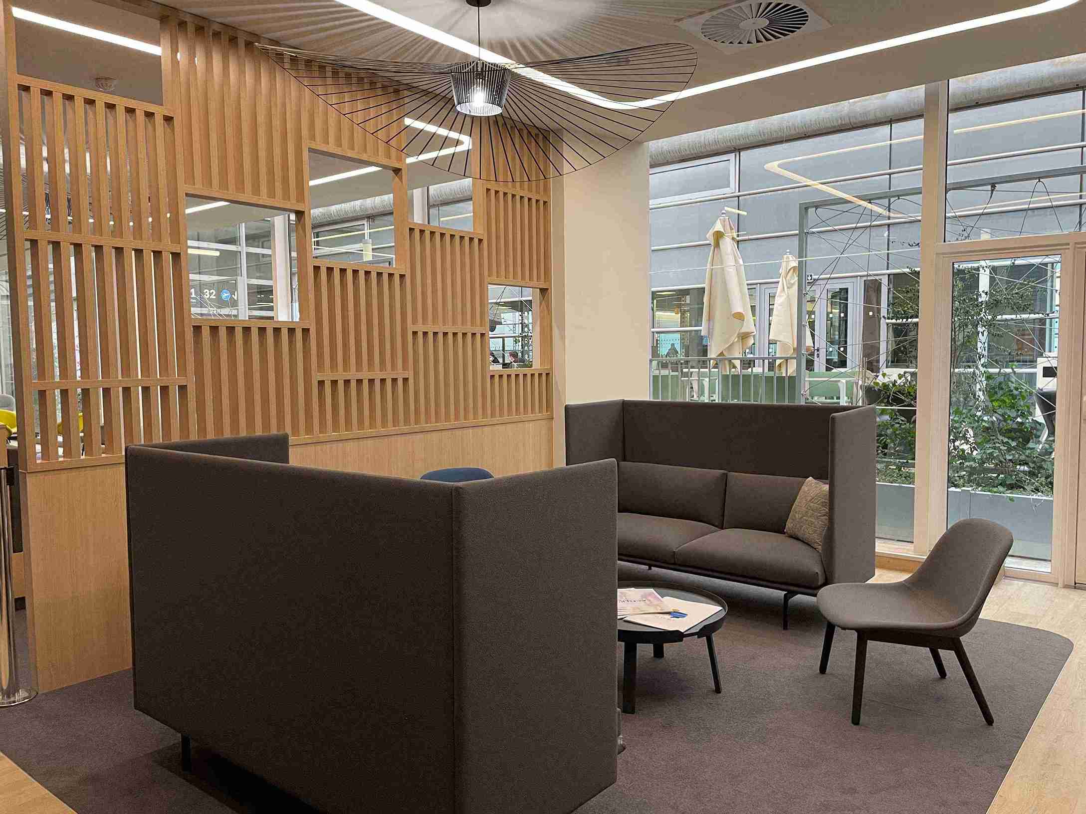 Salon by FDI - interior view 2