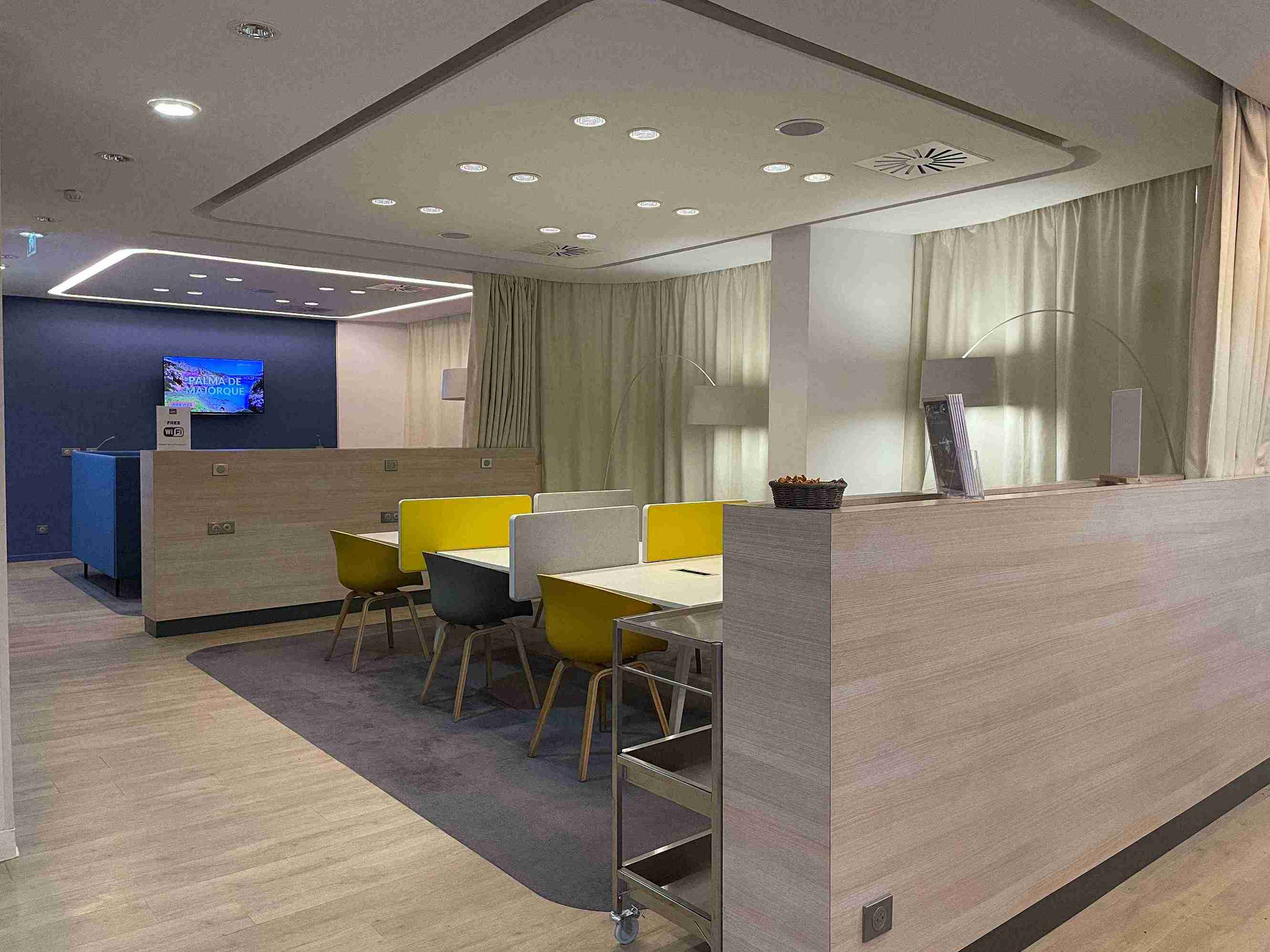 Salon by FDI - interior view 4