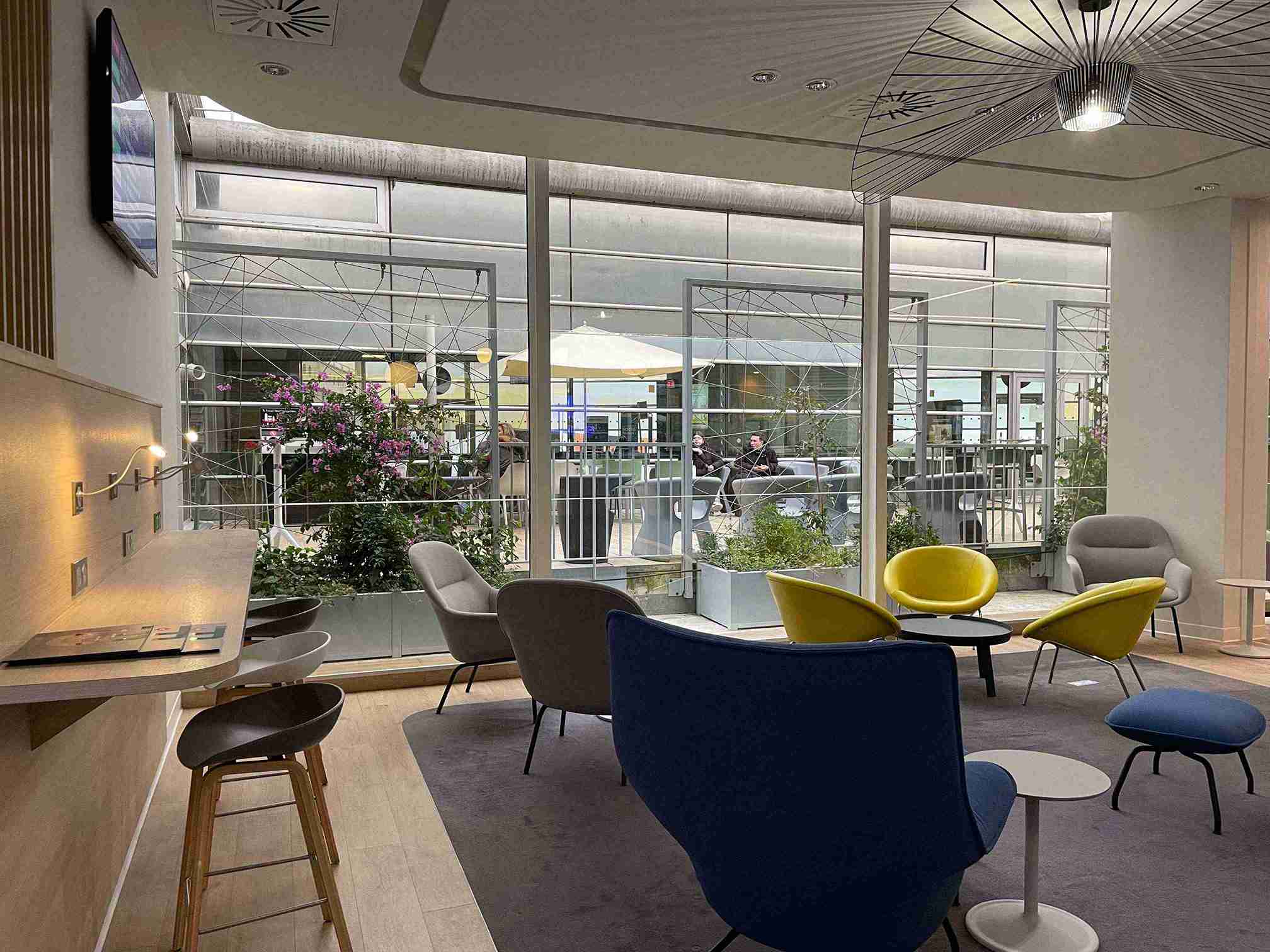 Salon by FDI - interior view 3