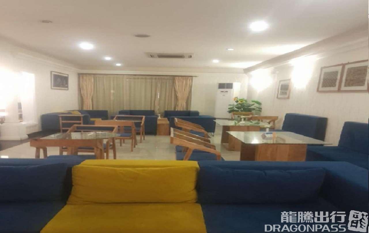 Safari Comfort Lounge