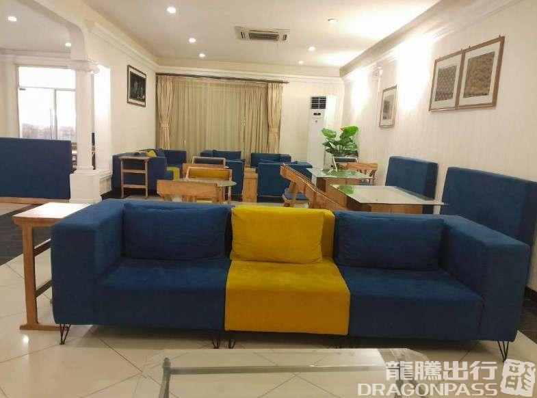 Safari Comfort Lounge - interior view 4