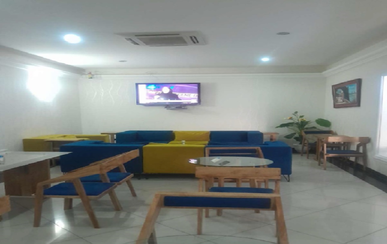 Safari Comfort Lounge