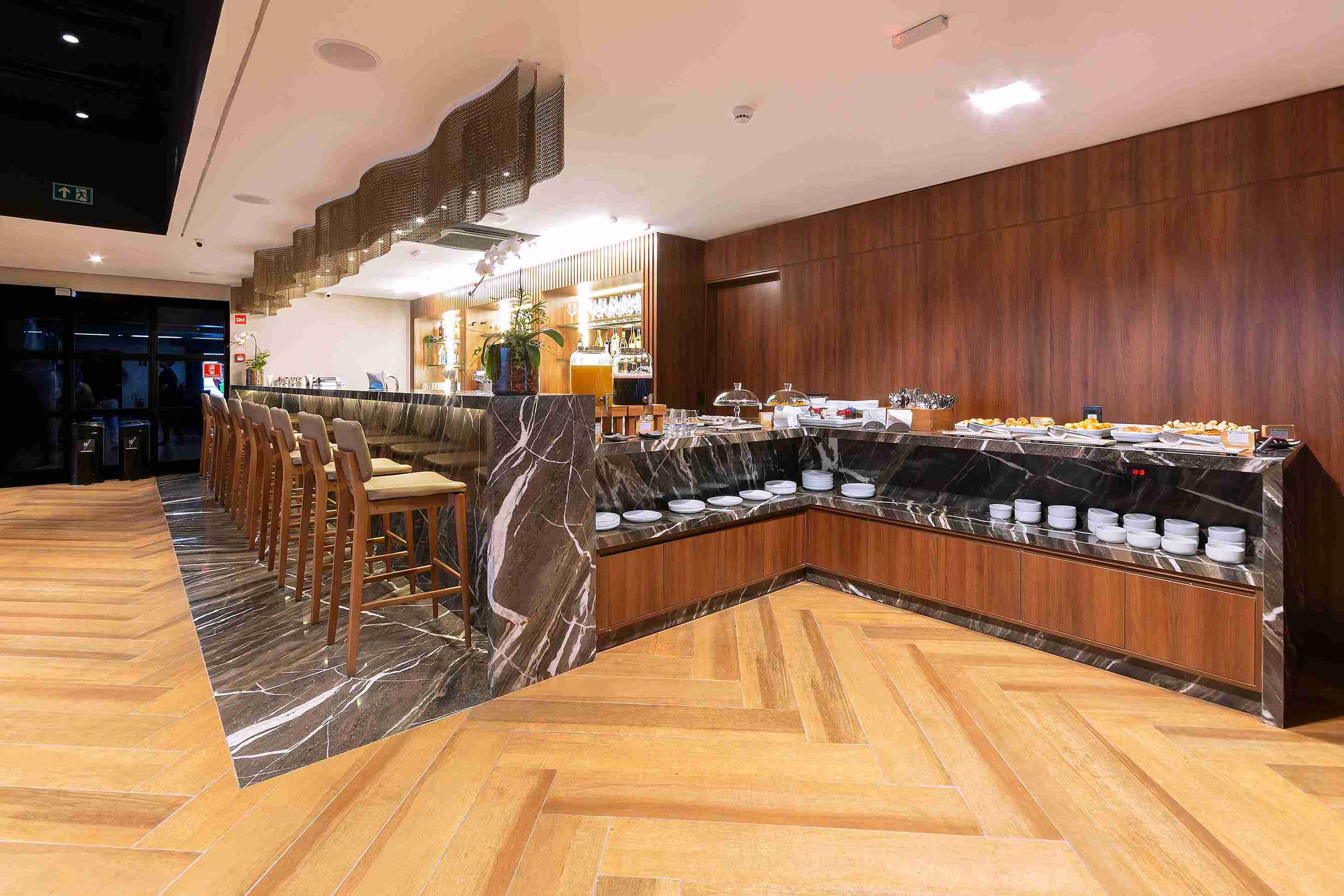 W Premium Lounge - The West - interior view 2