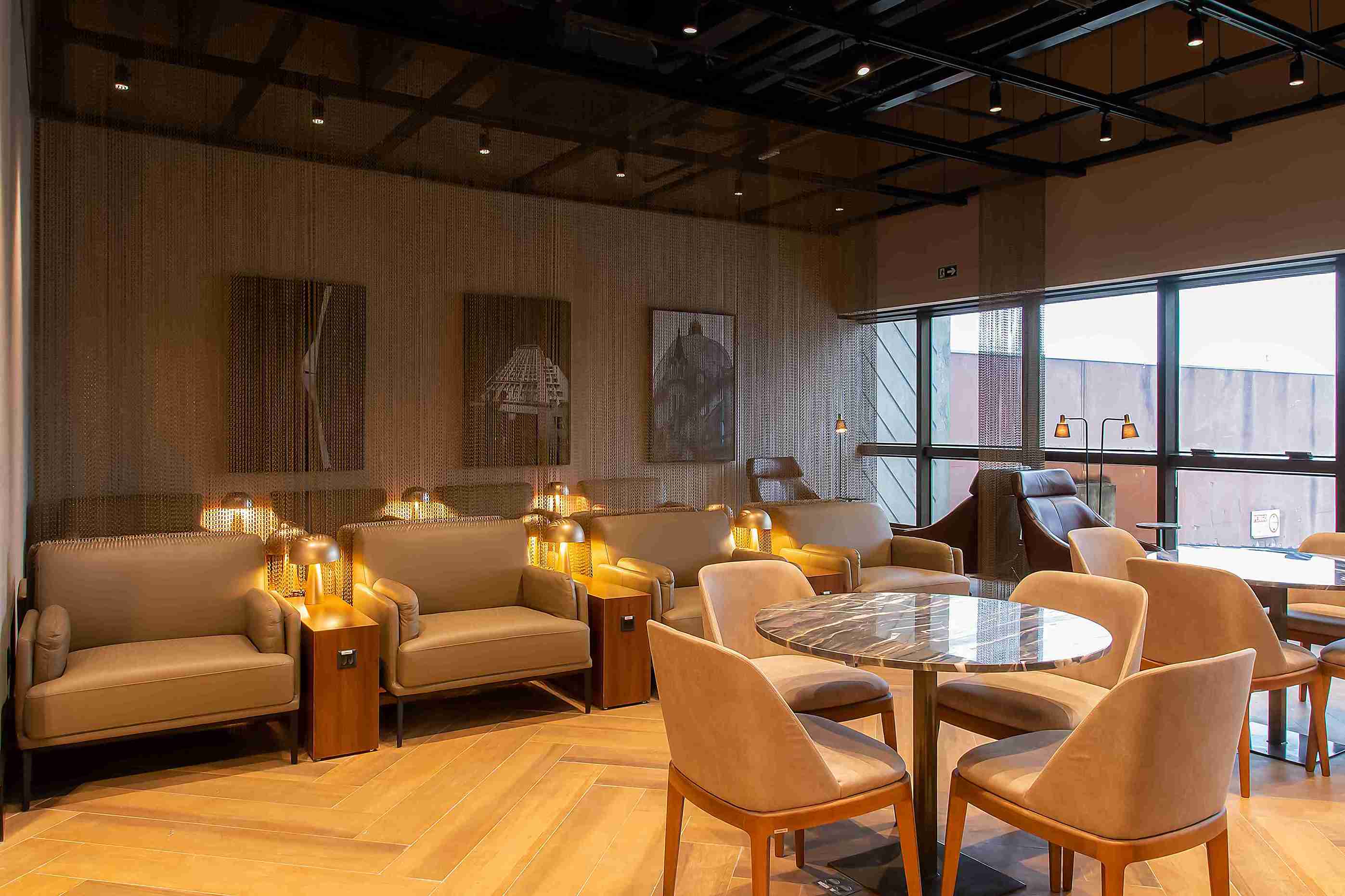 W Premium Lounge - The West