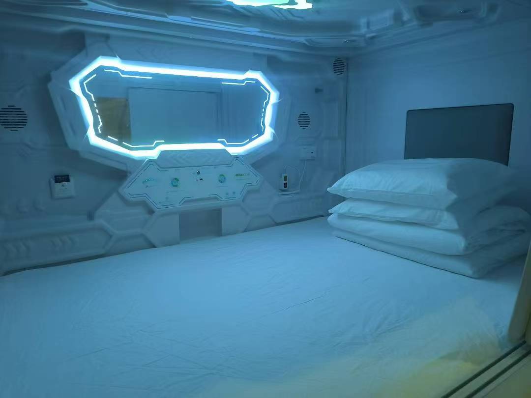 Take a nap during Miyi accounting time (outside T2 domestic security check) - interior view 2