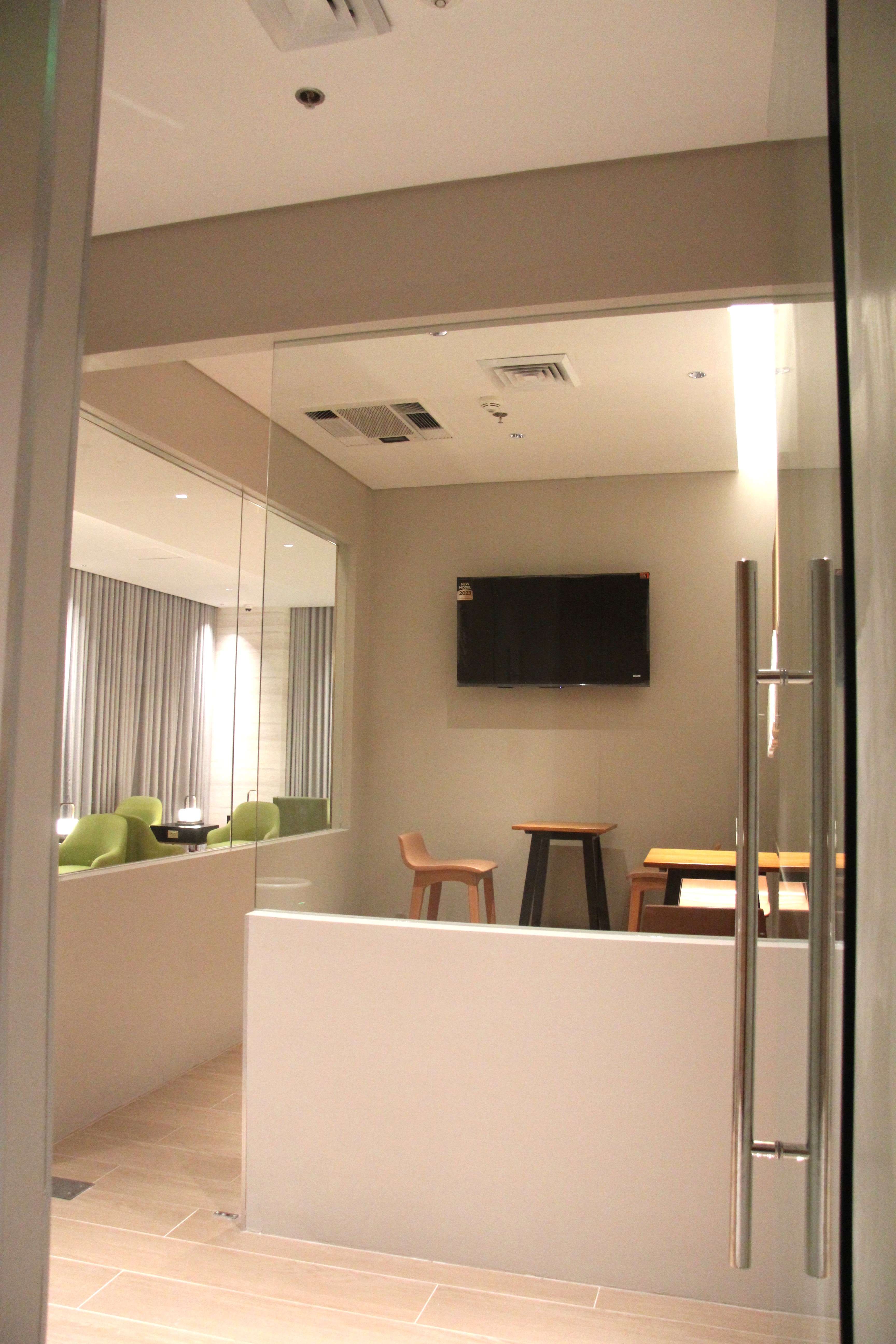 Marhaba Lounge - interior view 2