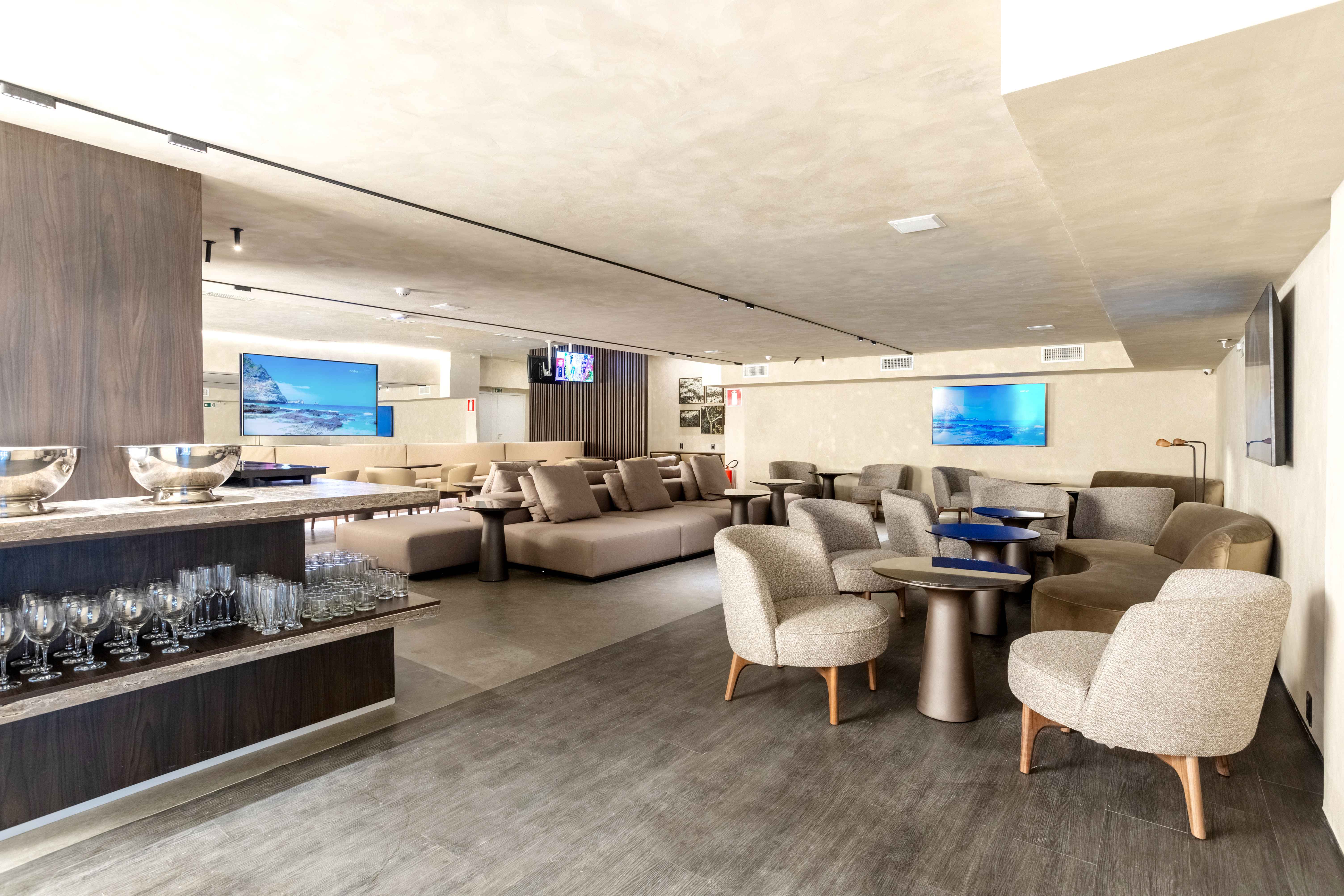 BRT Lounge Confins - interior view 3