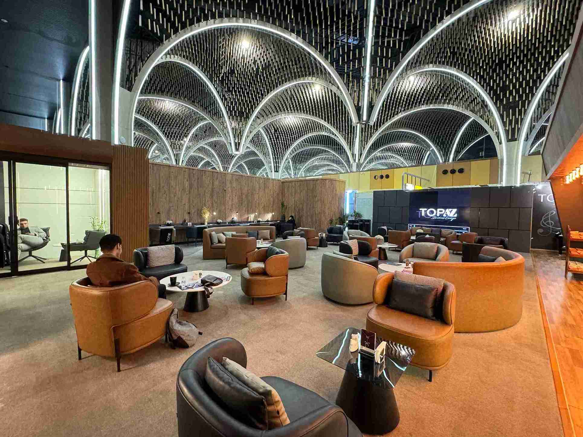 Topaz Lounge - interior view 4