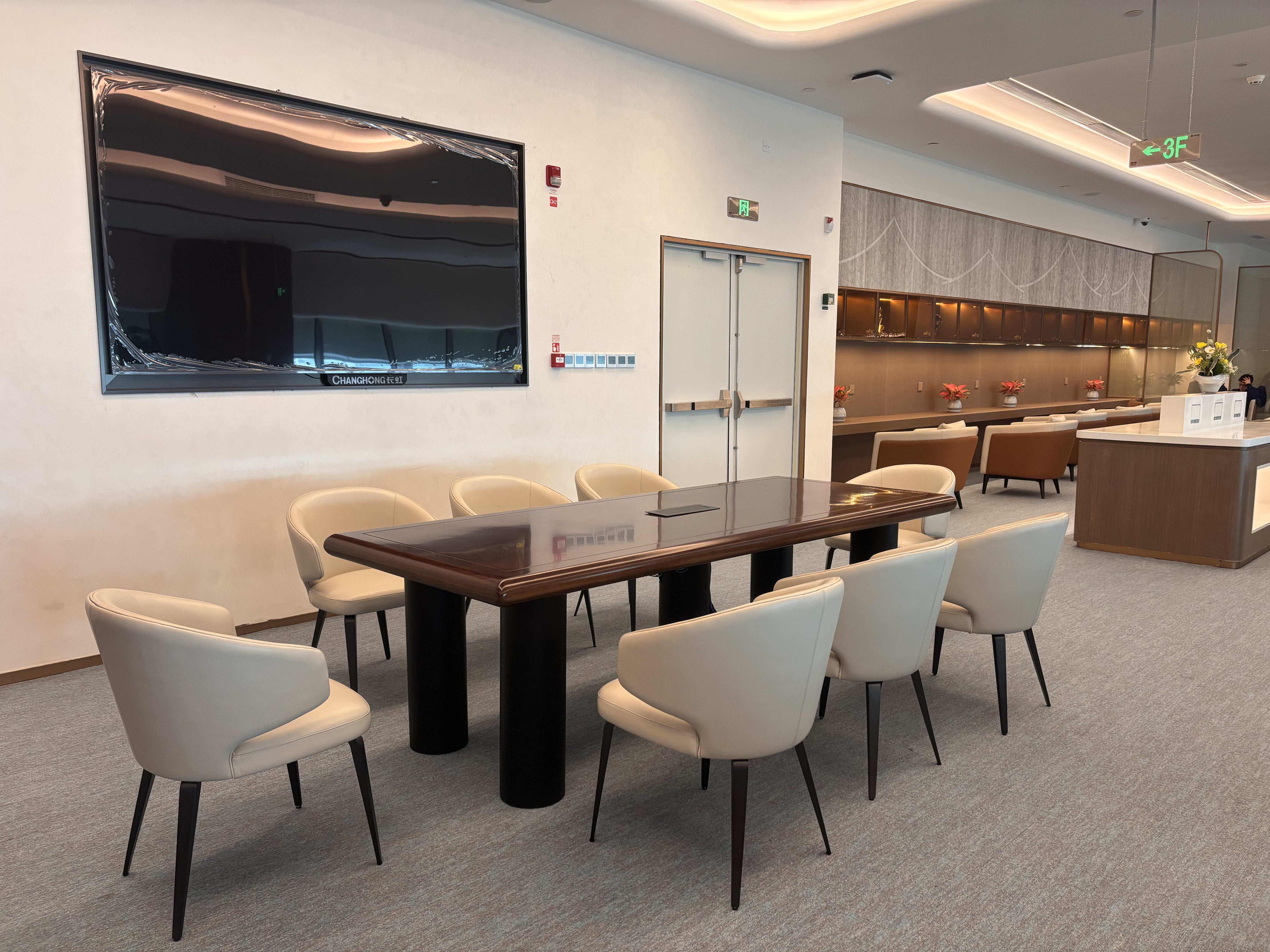 Airlines Lounger(After T1 security check) - interior view 4