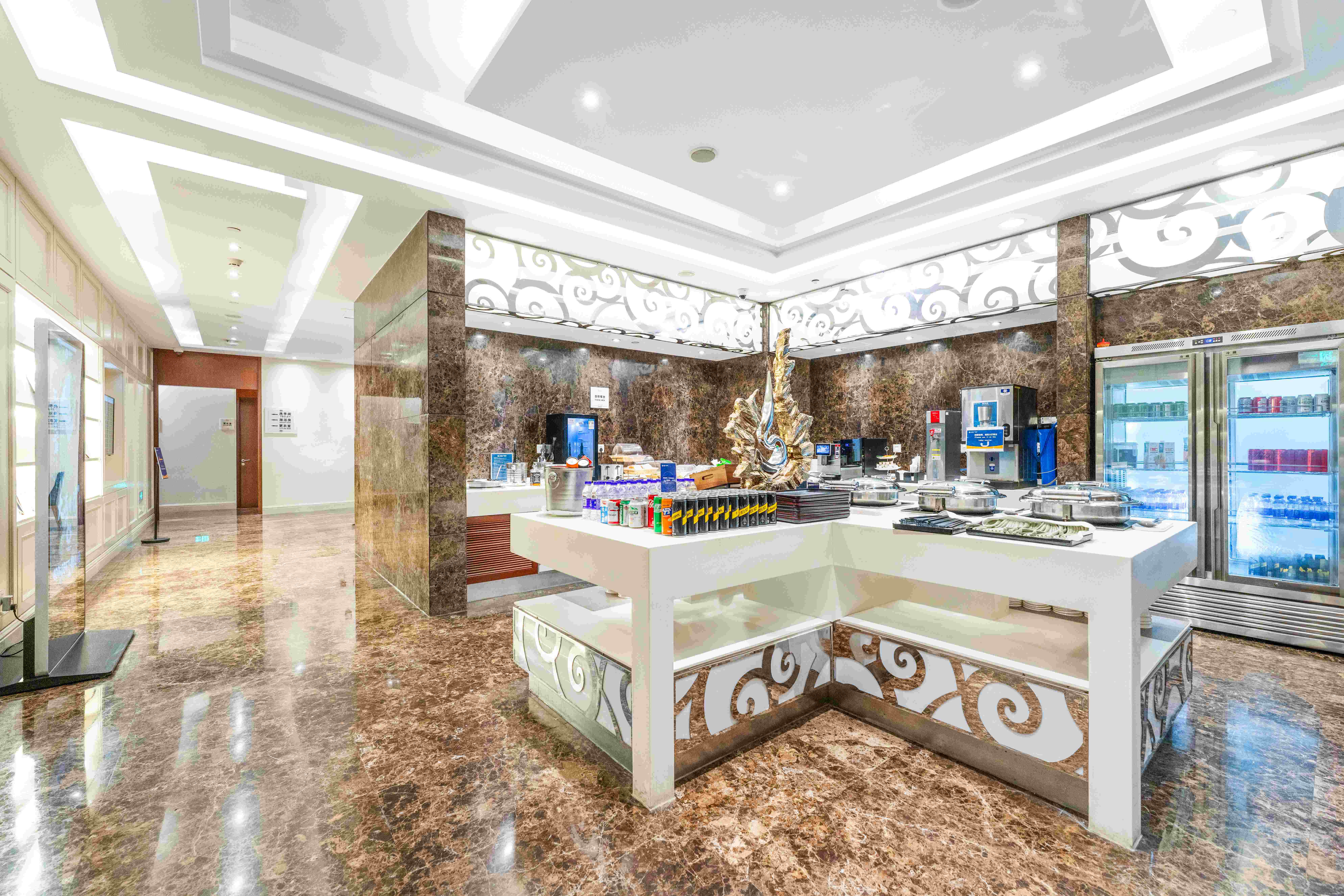 First Class Lounge No.39 - interior view 4