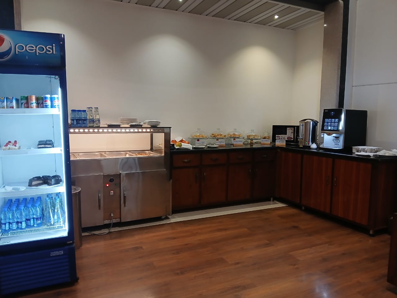 IQBAL LOUNGE