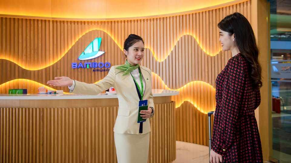 First Lounge