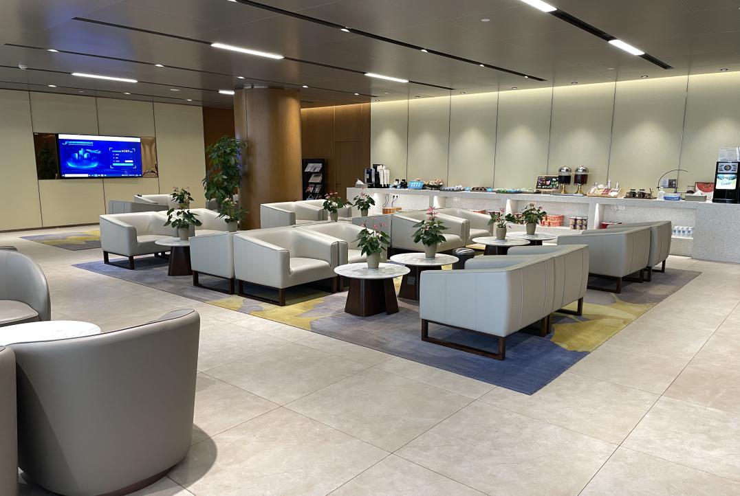 First-class Lounge No. 4 (Domestic T1) - interior view 3