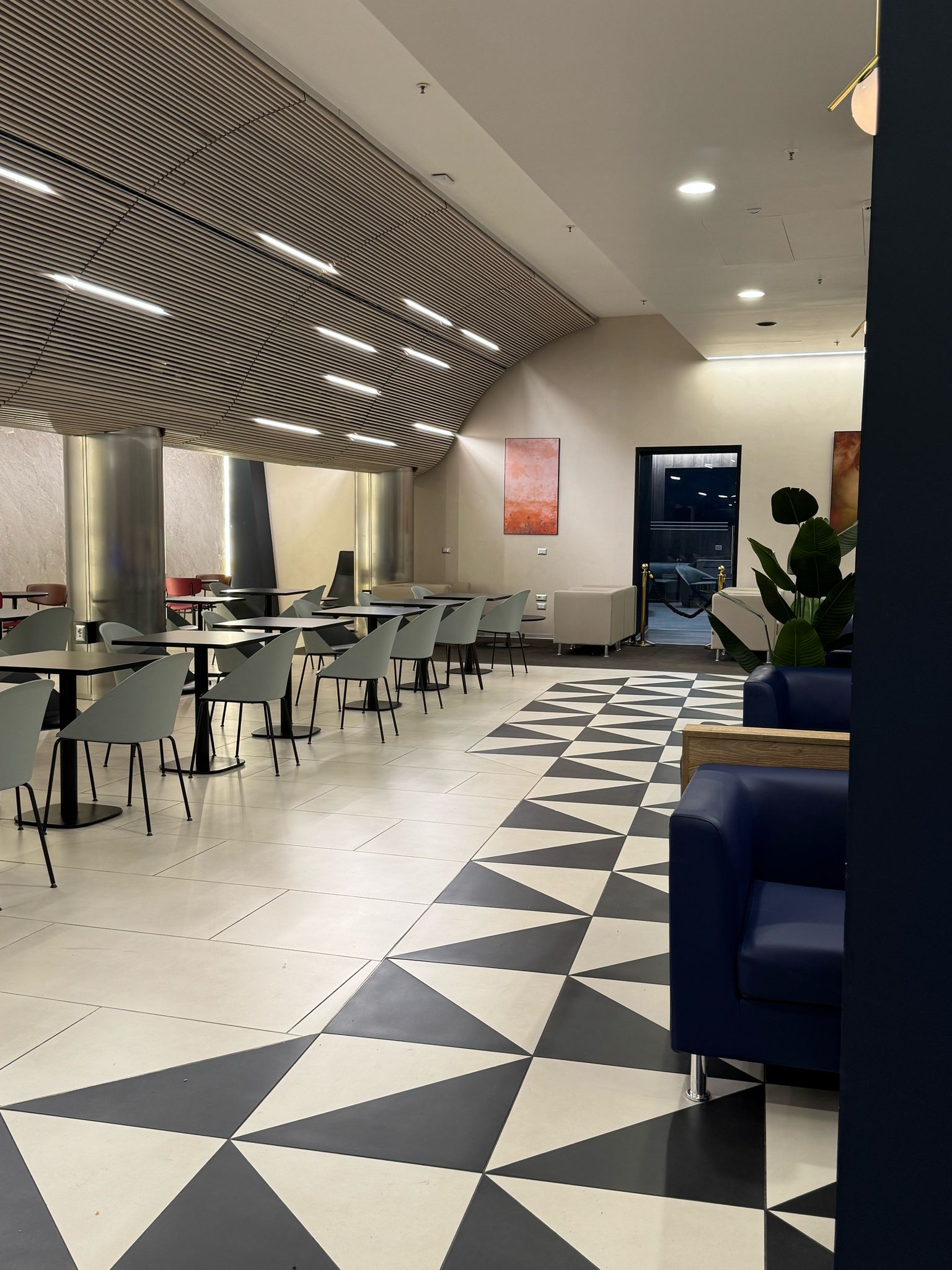 Pearl Lounge at Capodichino Airport (NAP)