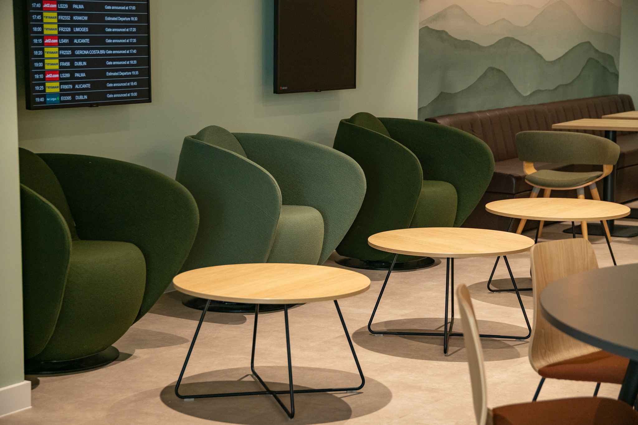 The Avro Lounge - interior view 3