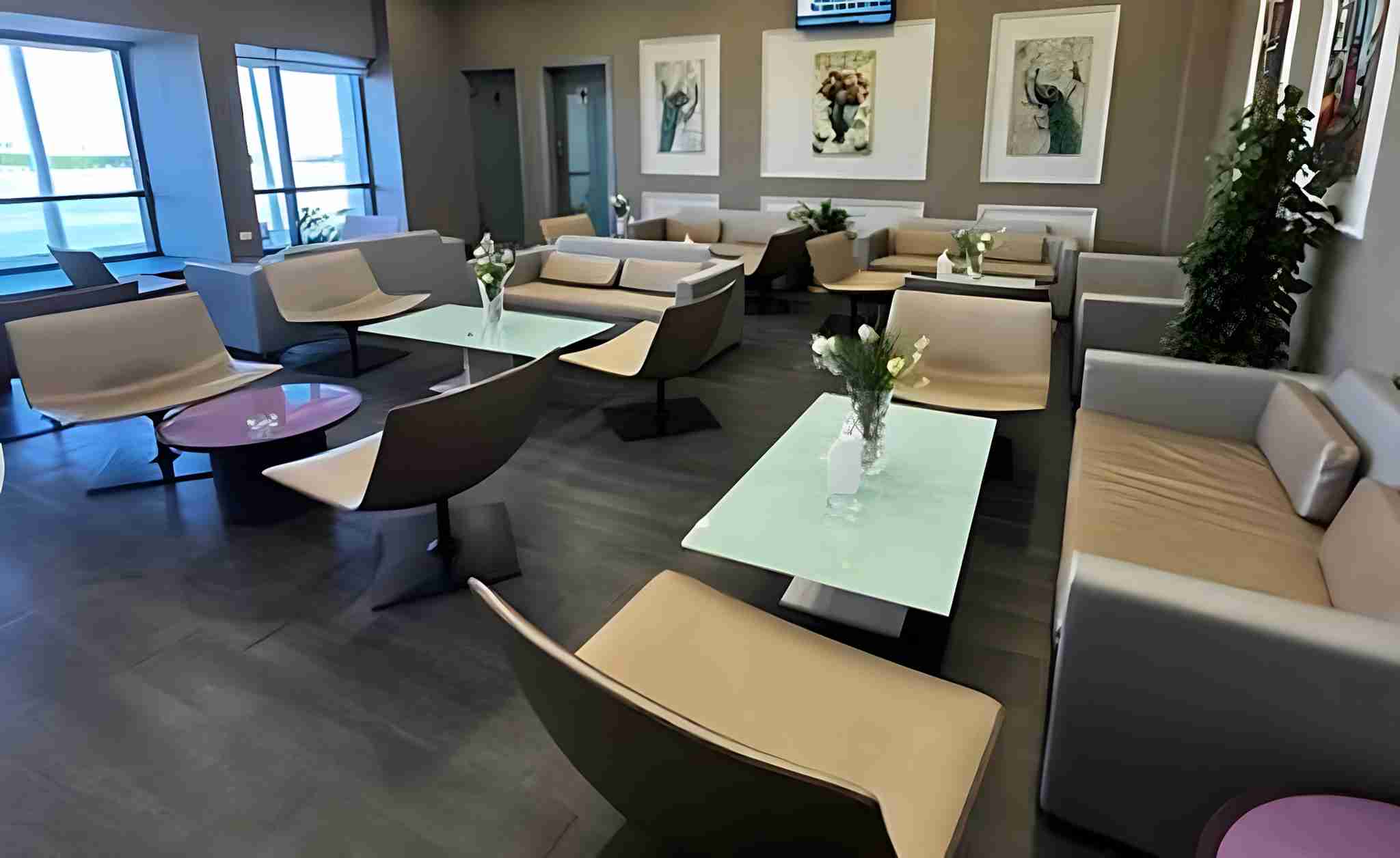 Pearl Lounge - interior view 3