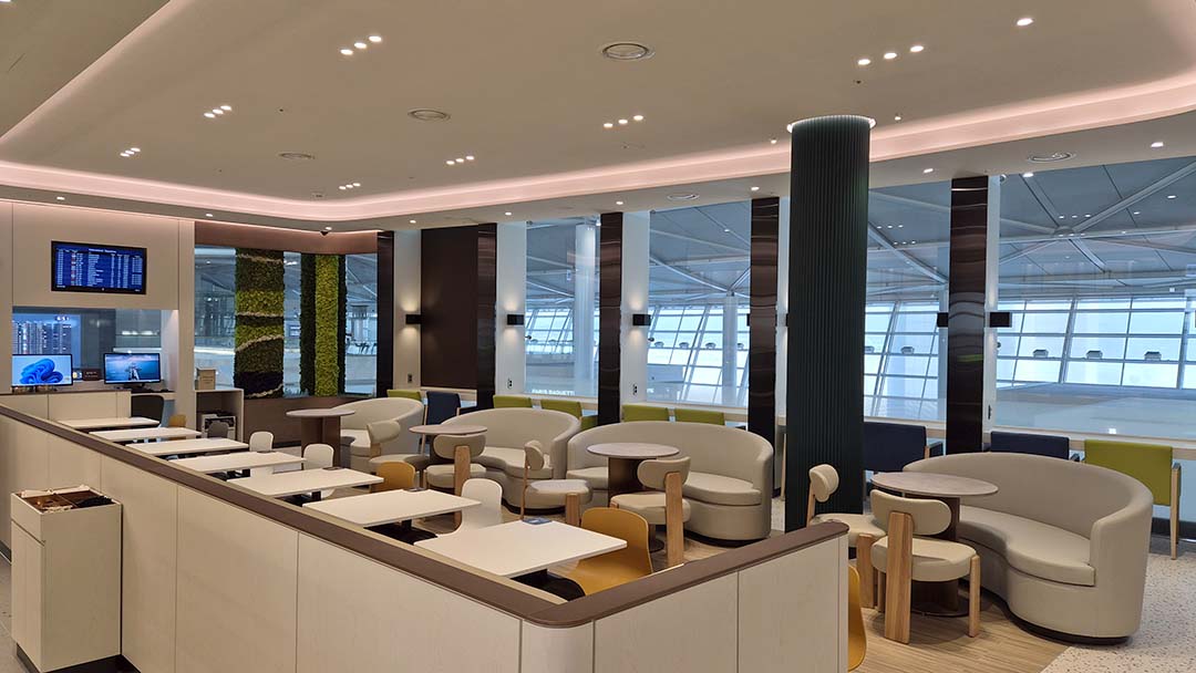 Sky Hub Lounge (Intl - Concourse A) - interior view 4