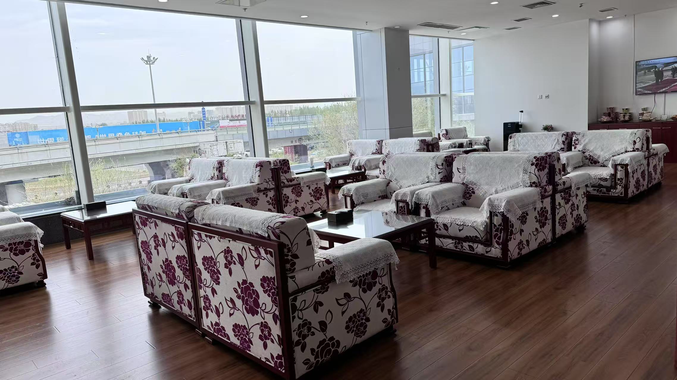 First Class Lounge No.2