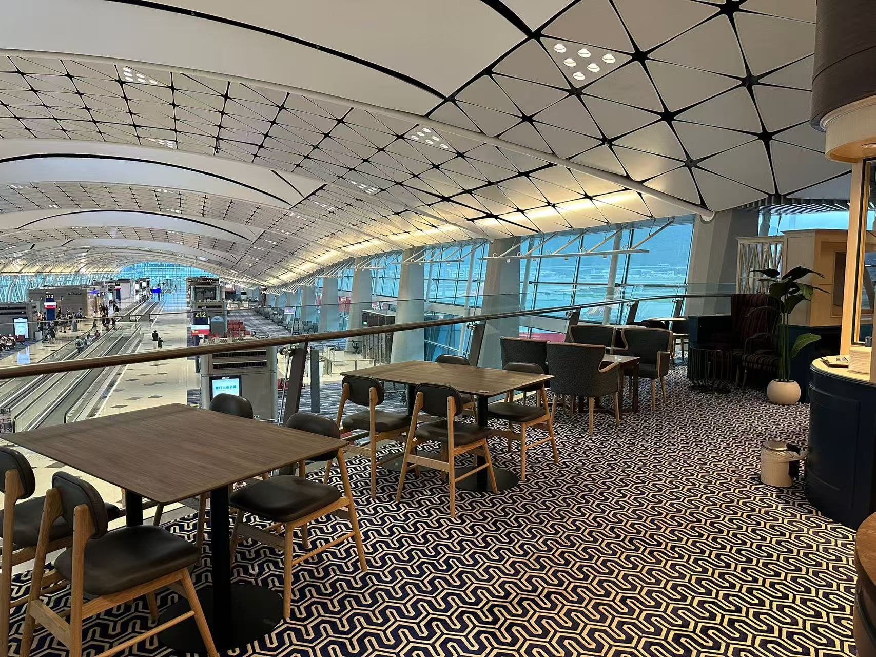 Hong Kong Airlines Lounge (Club Autus)