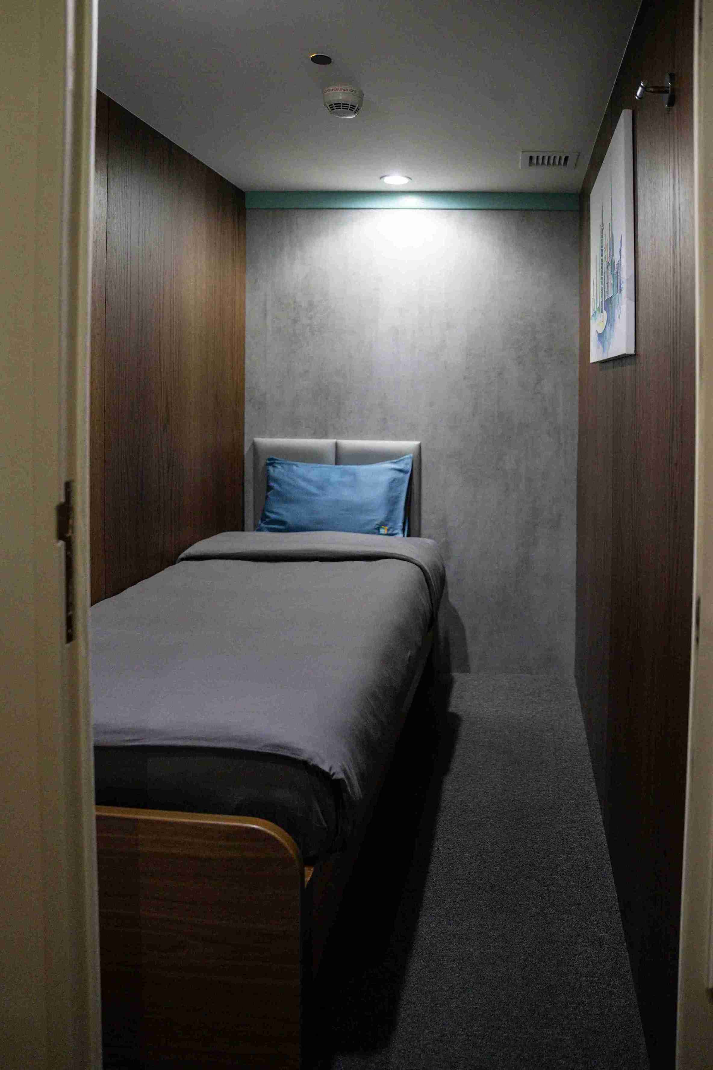 Sleepover Concourse D - interior view 3