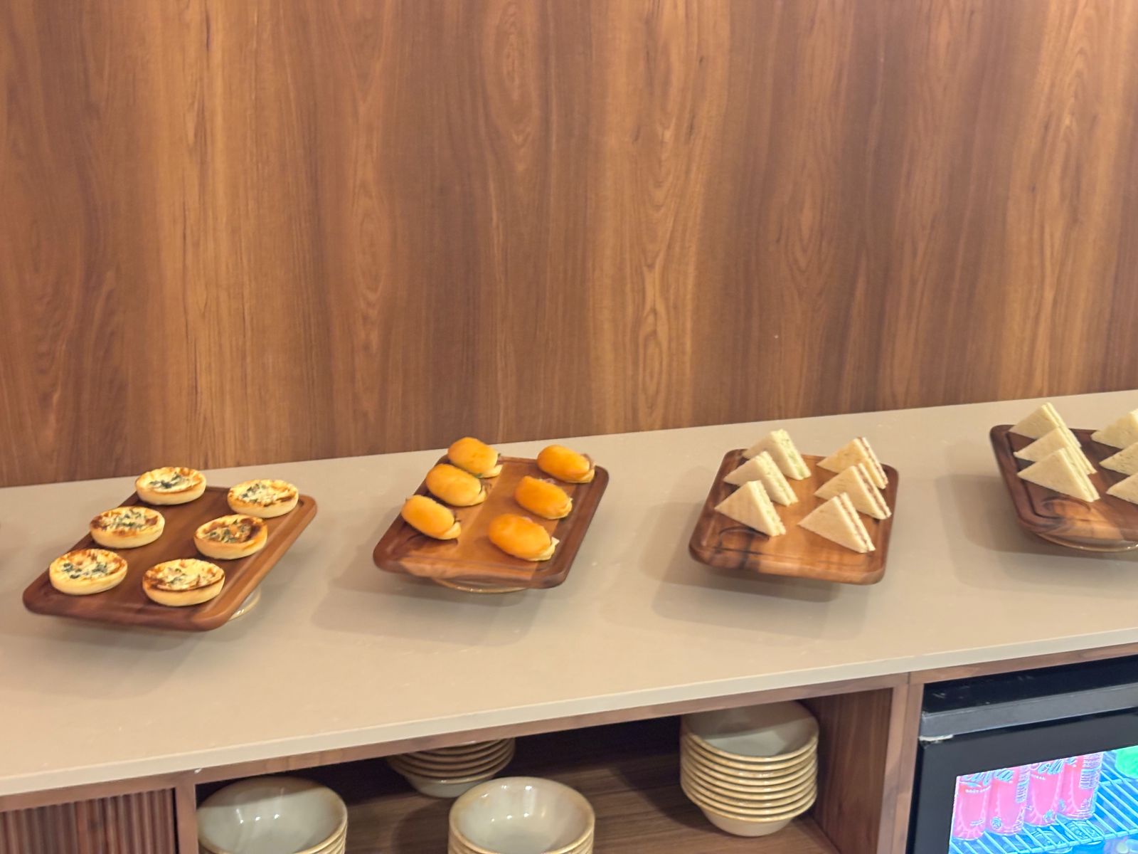 Casablanca Aspire Lounge - interior view 4