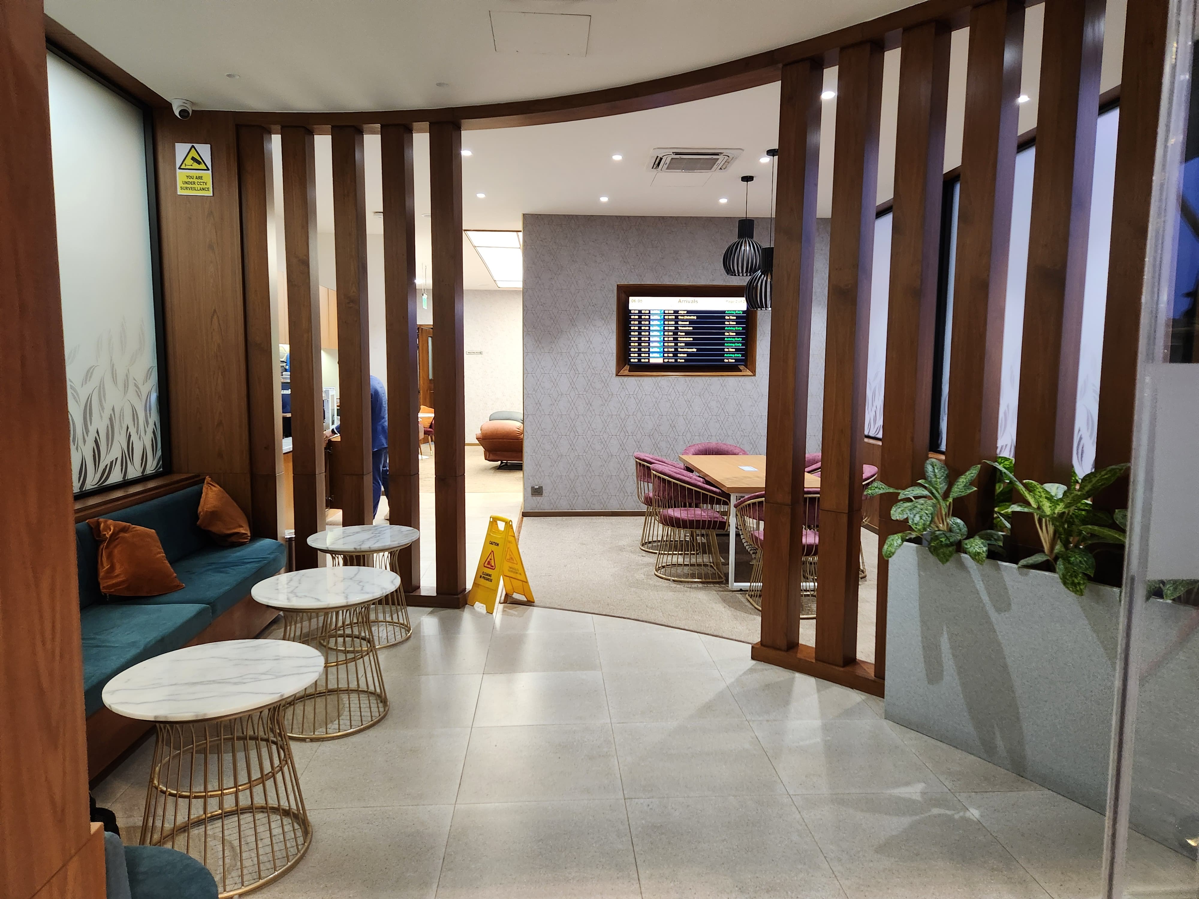 T1 Lounge (Kerbside) - interior view 2