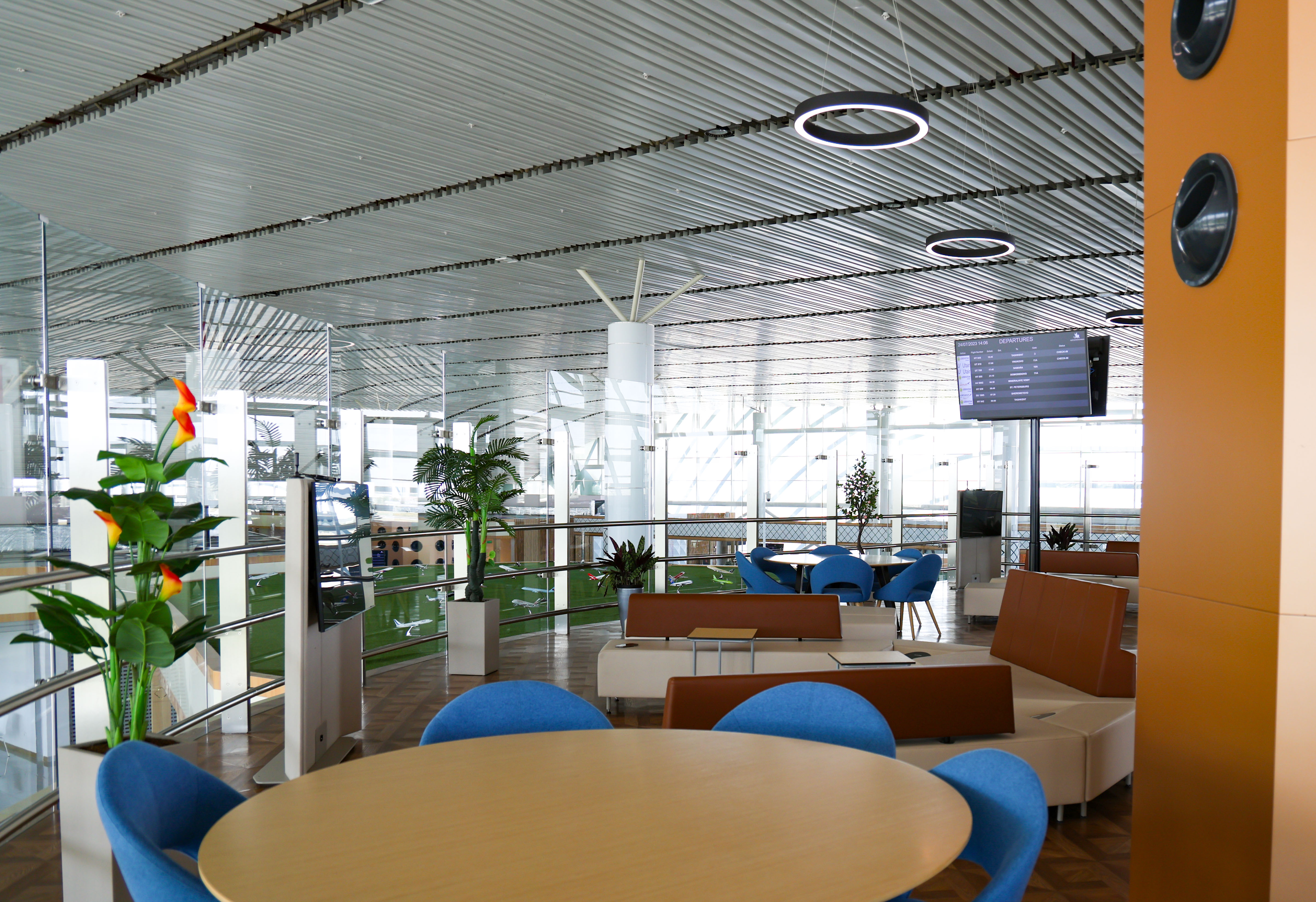 CIP Lounge - interior view 4