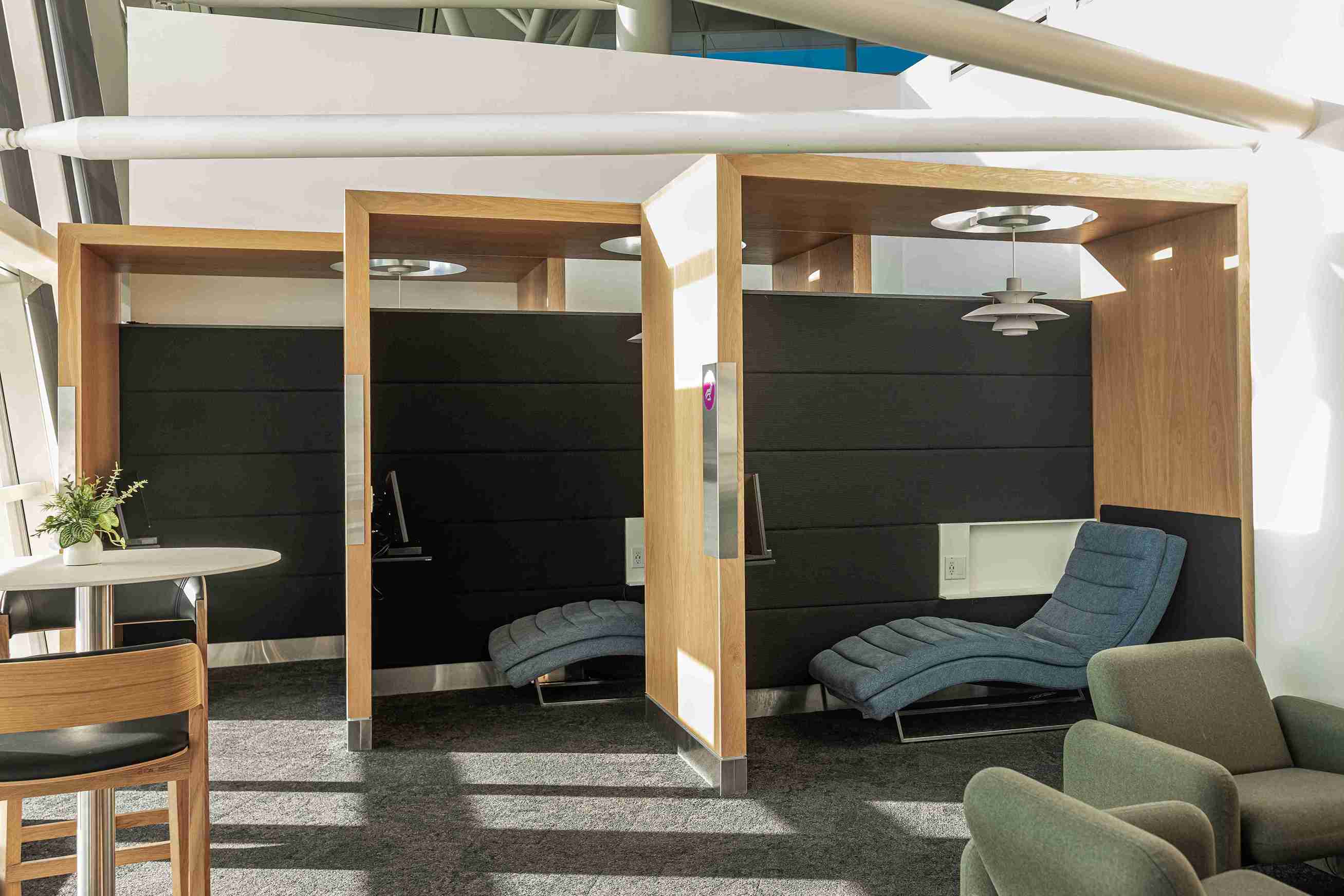 Aspire Lounge Transborder
