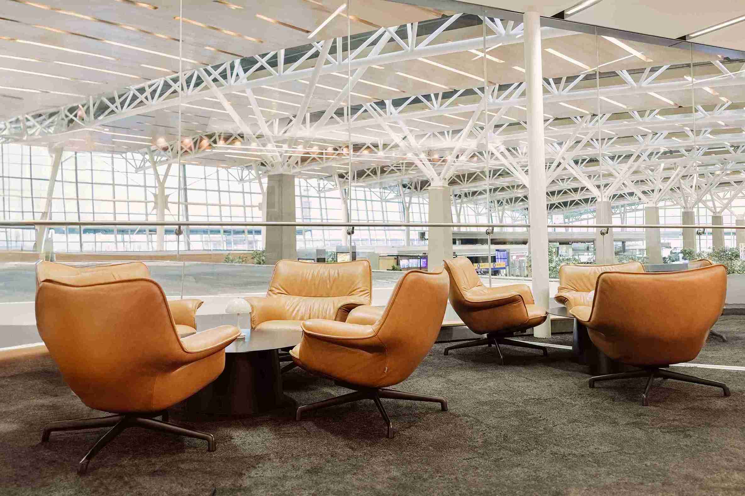 Aspire Lounge International - interior view 3