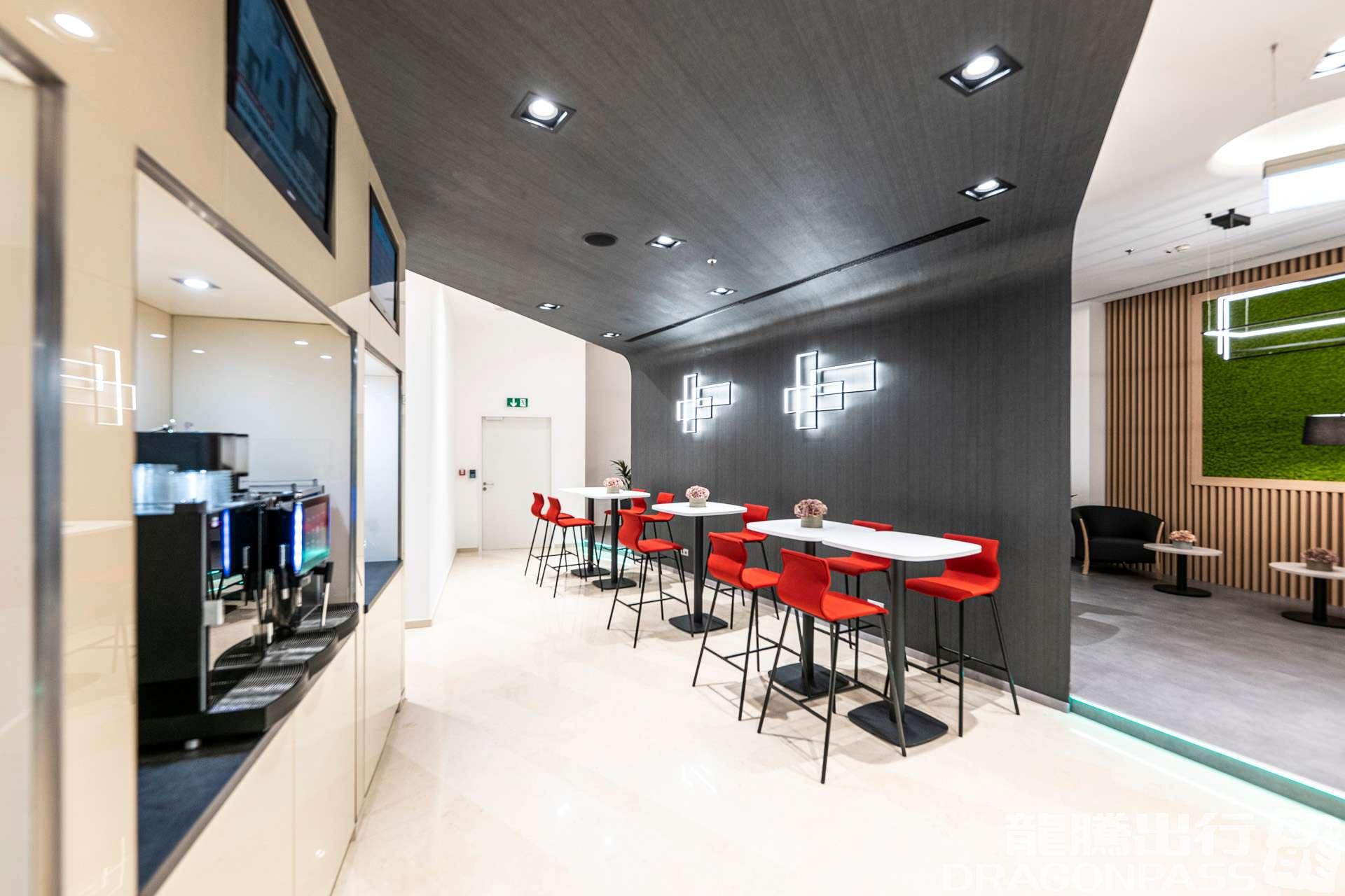 SkyCourt Lounge