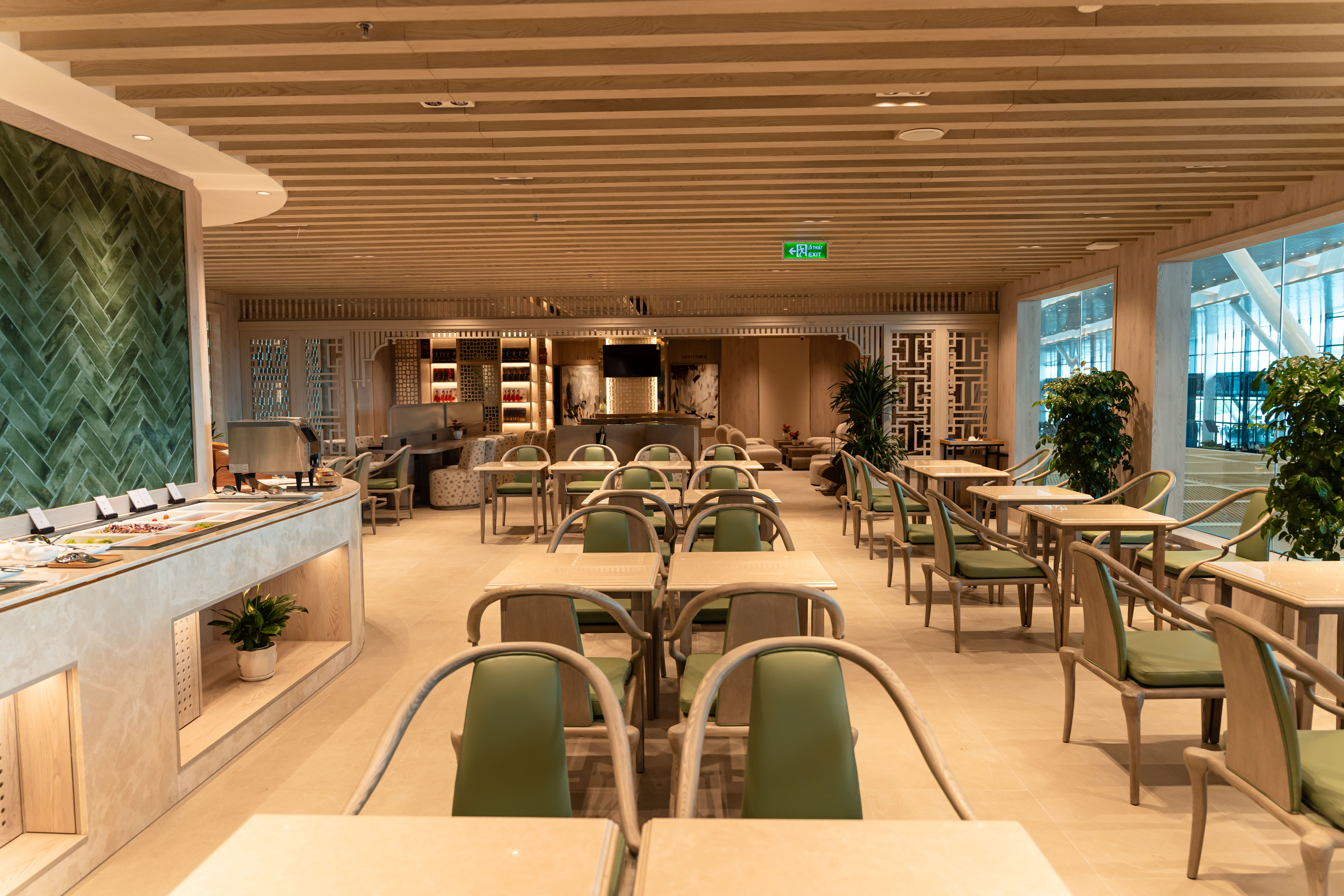 SH Premium Lounge Tan Son Nhat - interior view 3