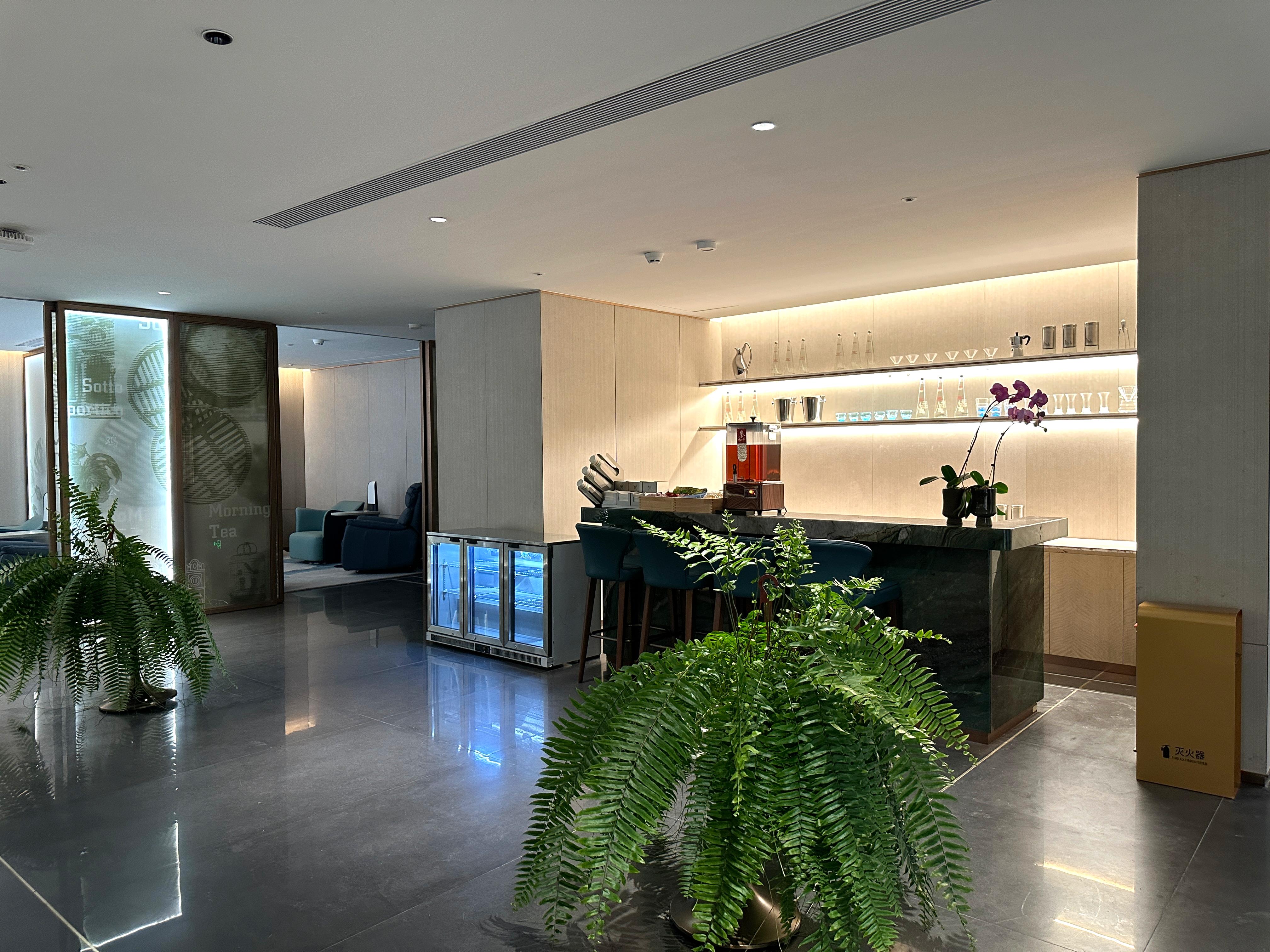 L34 Lounge (T3 Domestic) - interior view 3