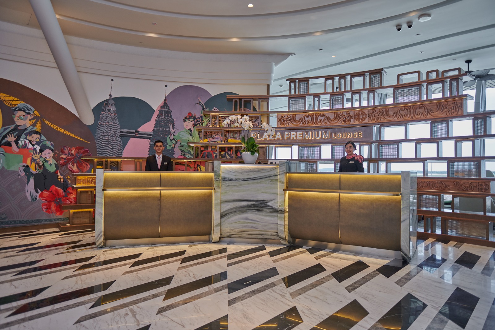 Plaza Premium Lounge (International Departures, Contact Pier)