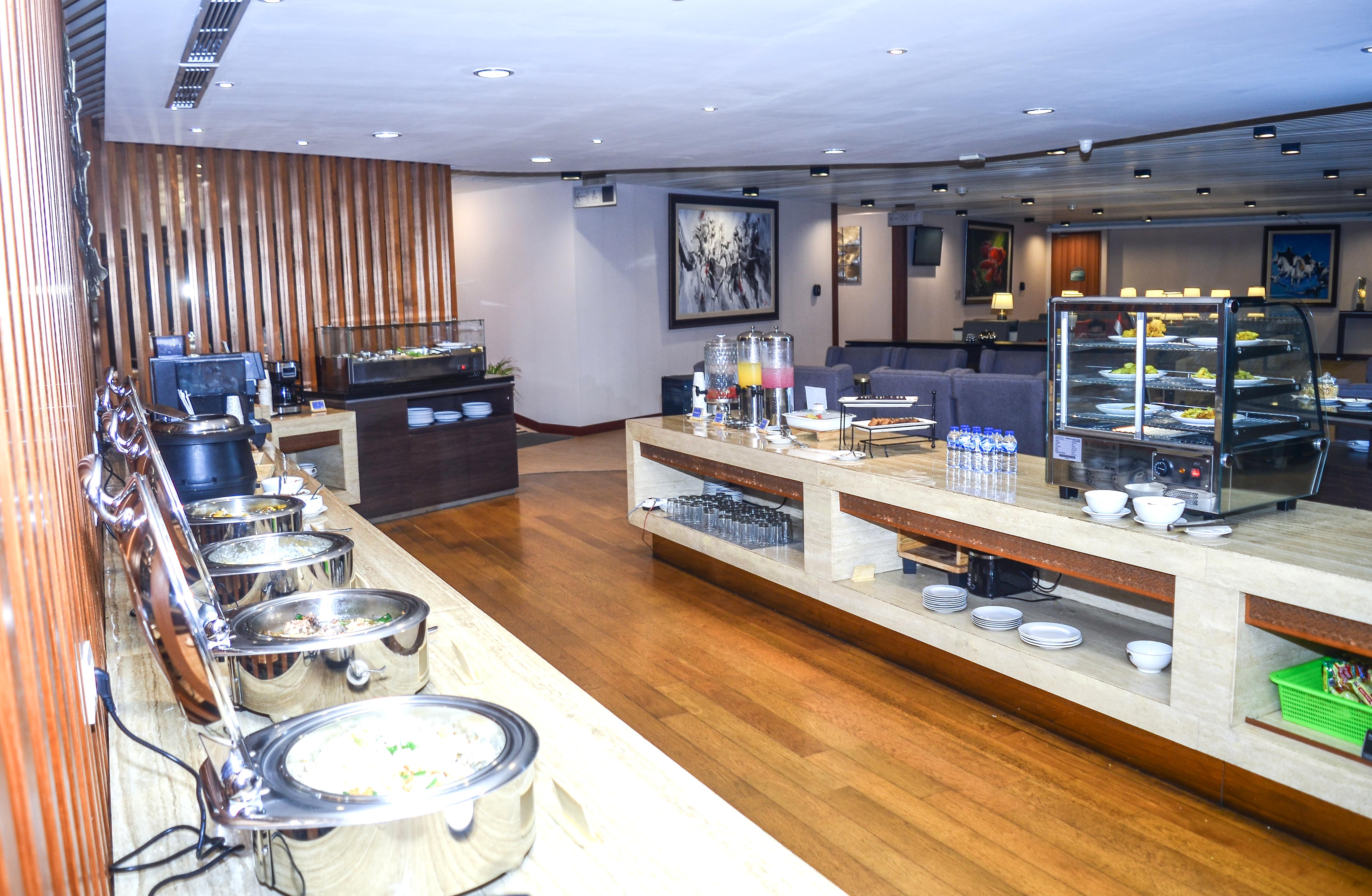 Saphire  Lounge(International)