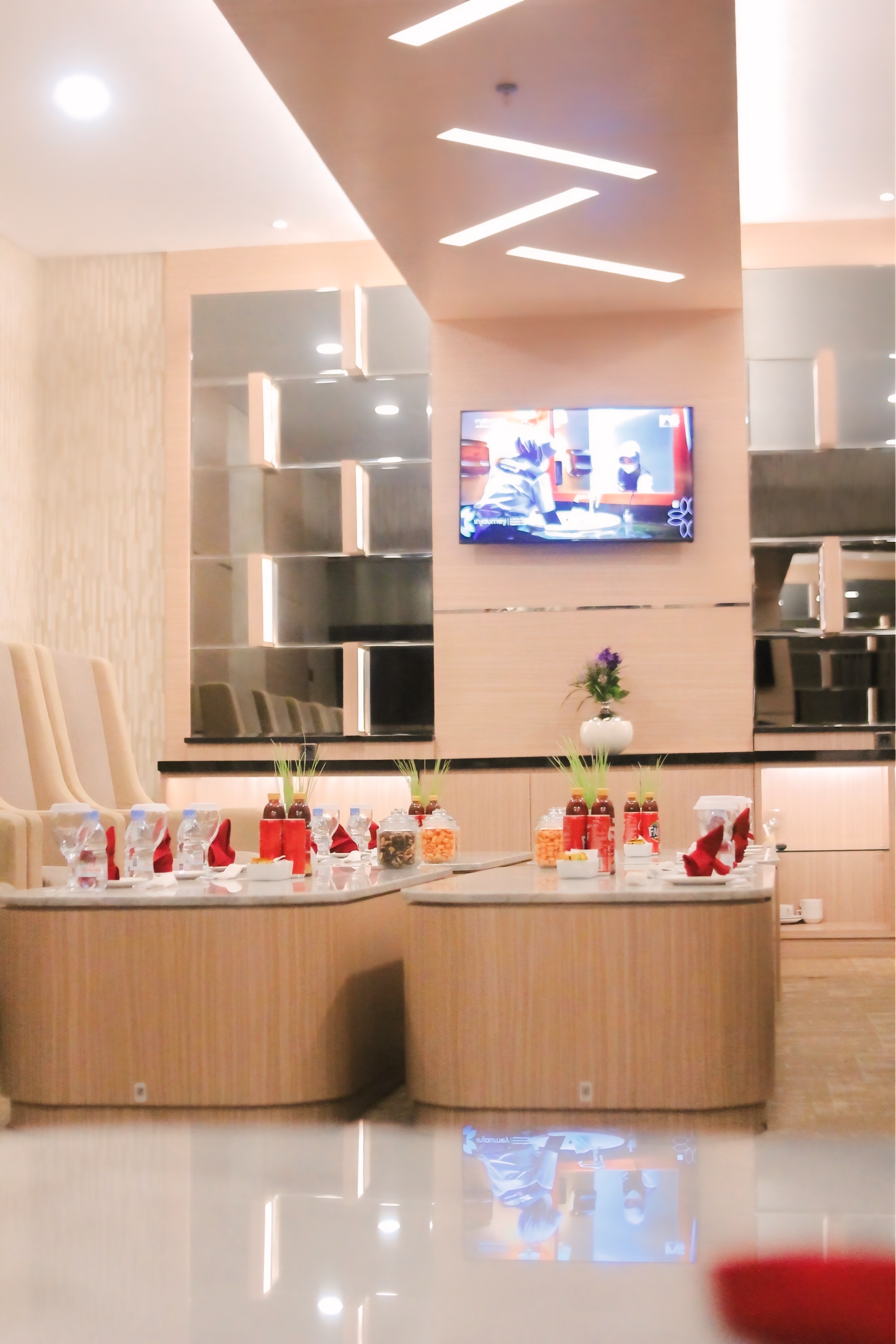 Saphire Lounge(Domestic)