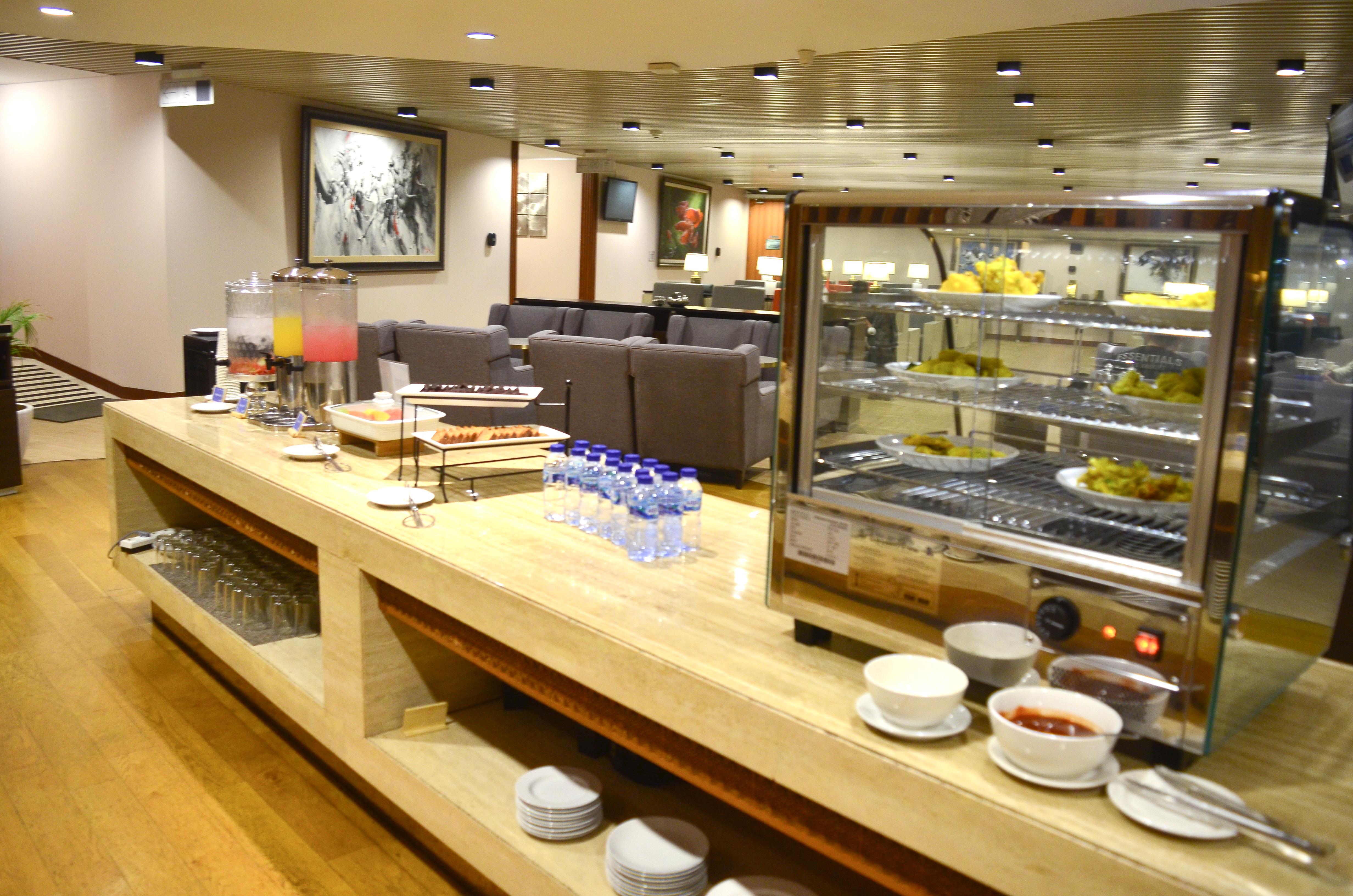 Saphire  Lounge(International)