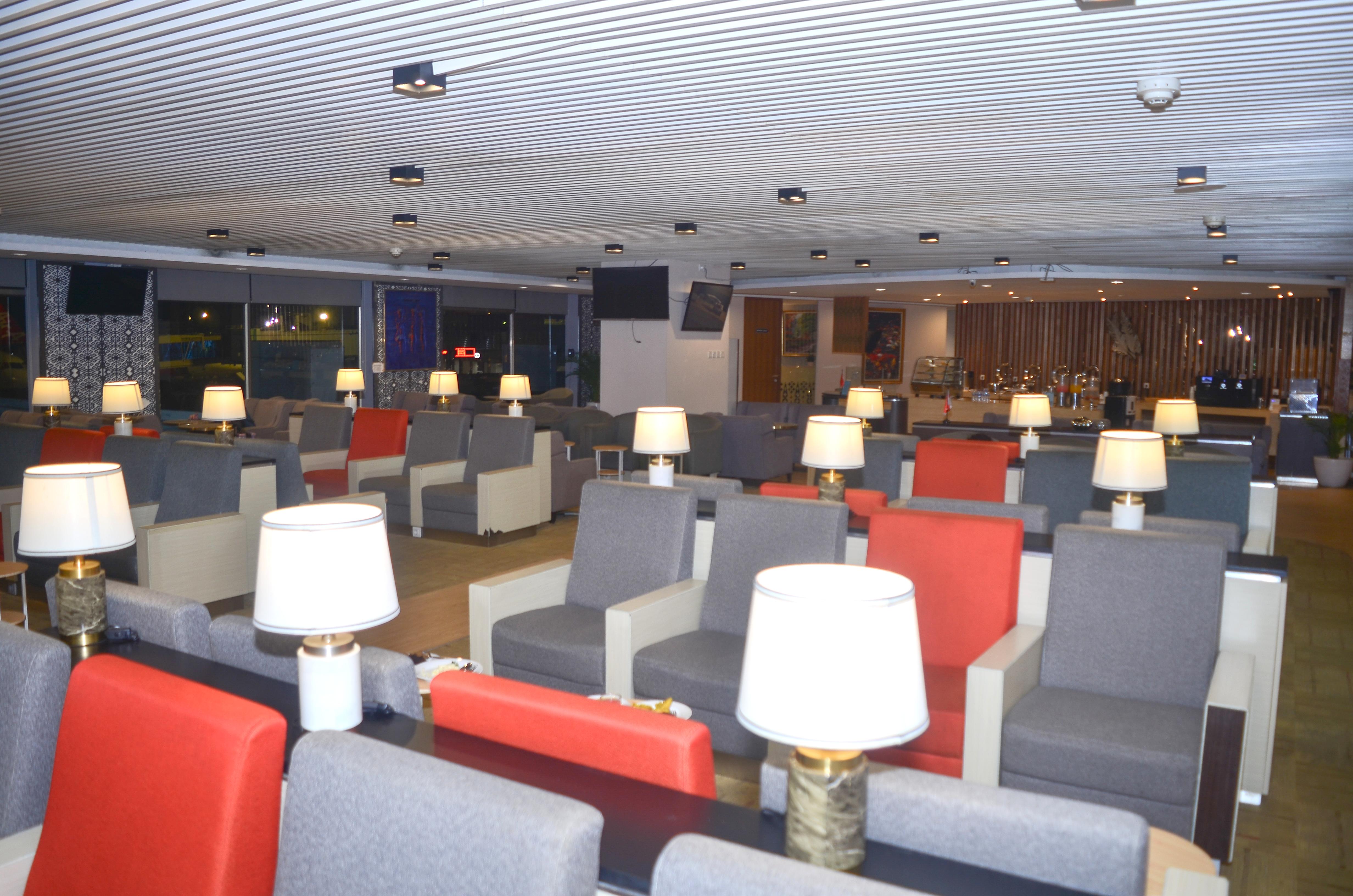 Saphire  Lounge(International)