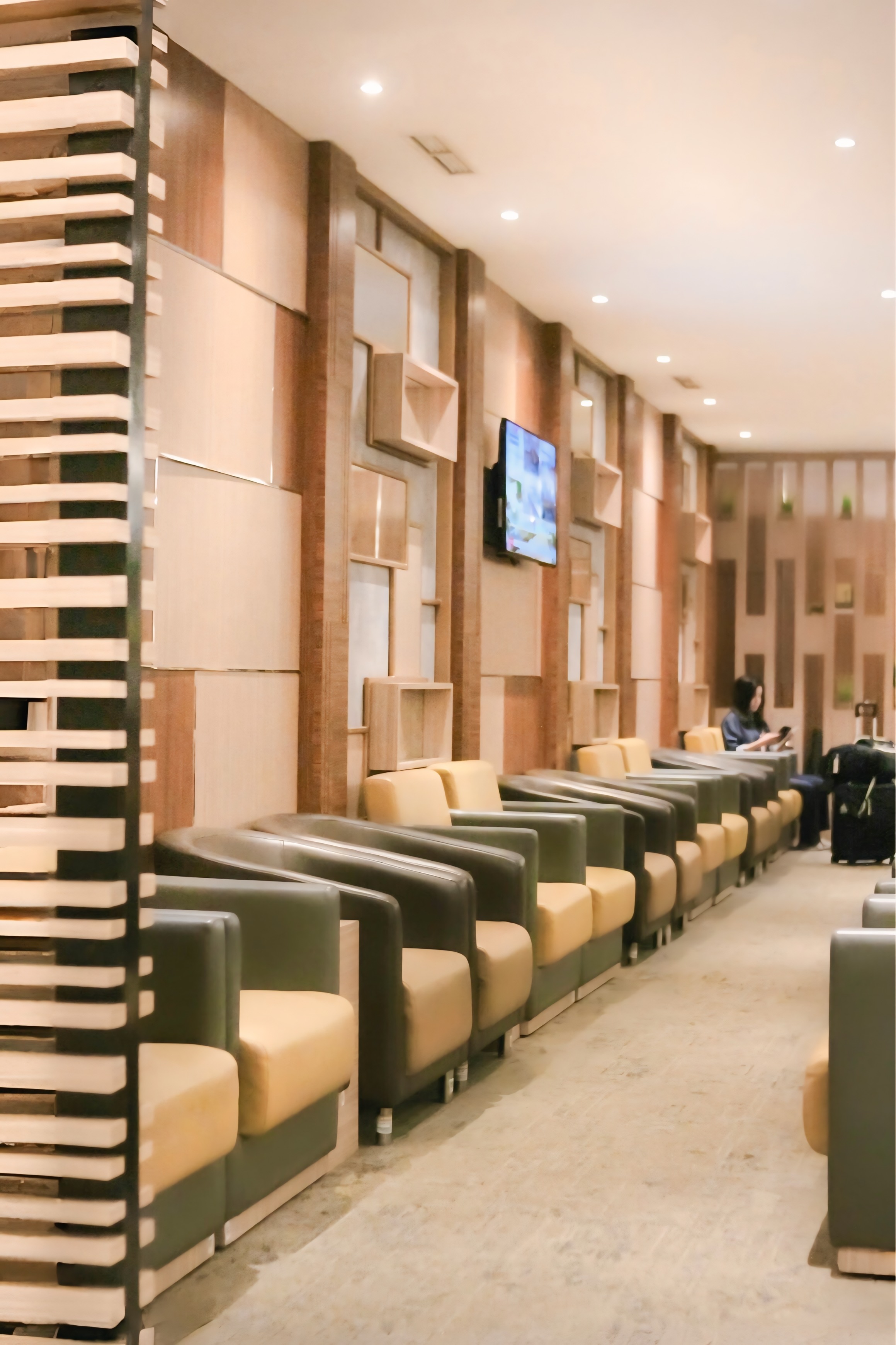 Saphire Lounge(Domestic)