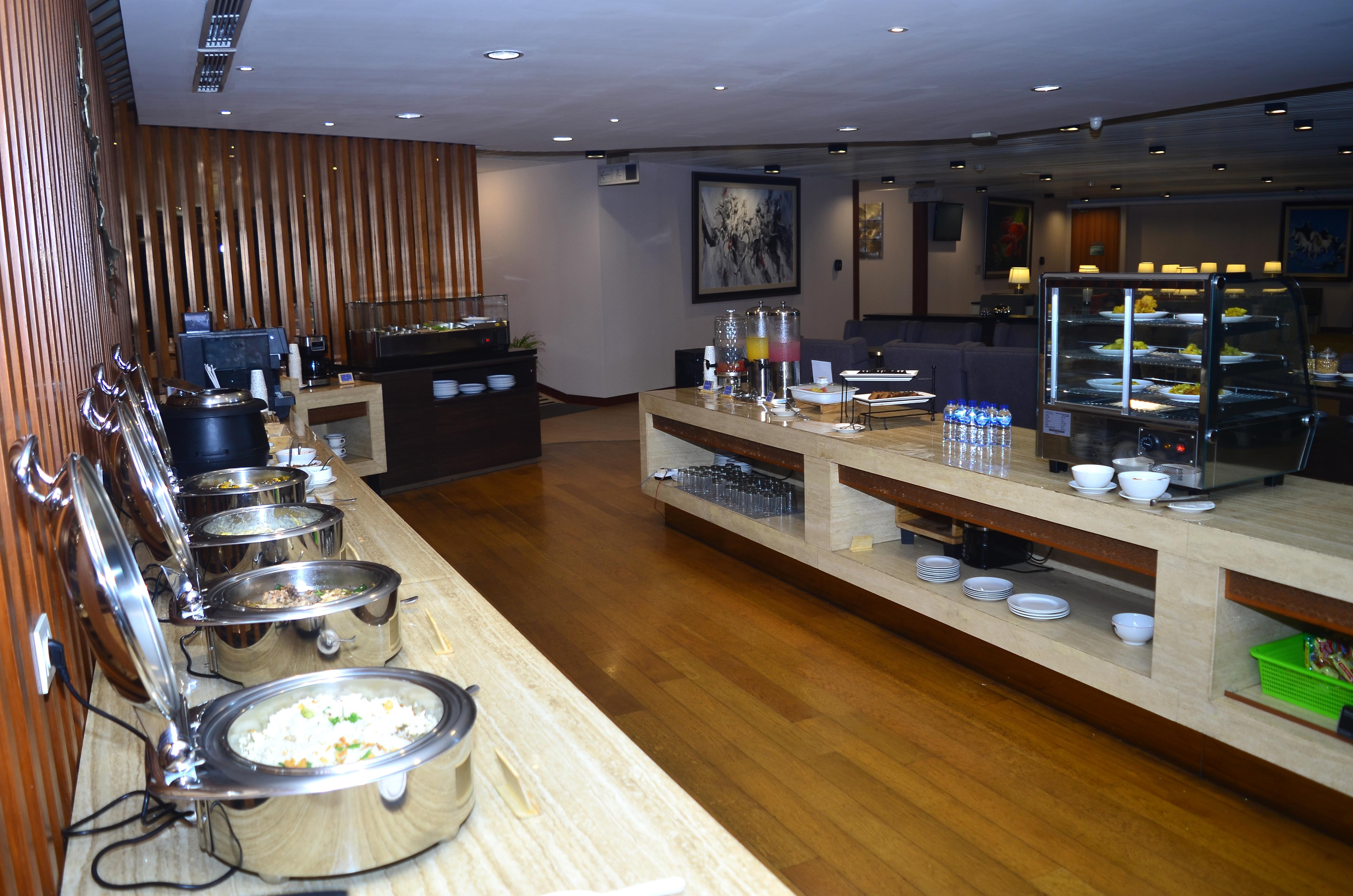 Saphire  Lounge(International)