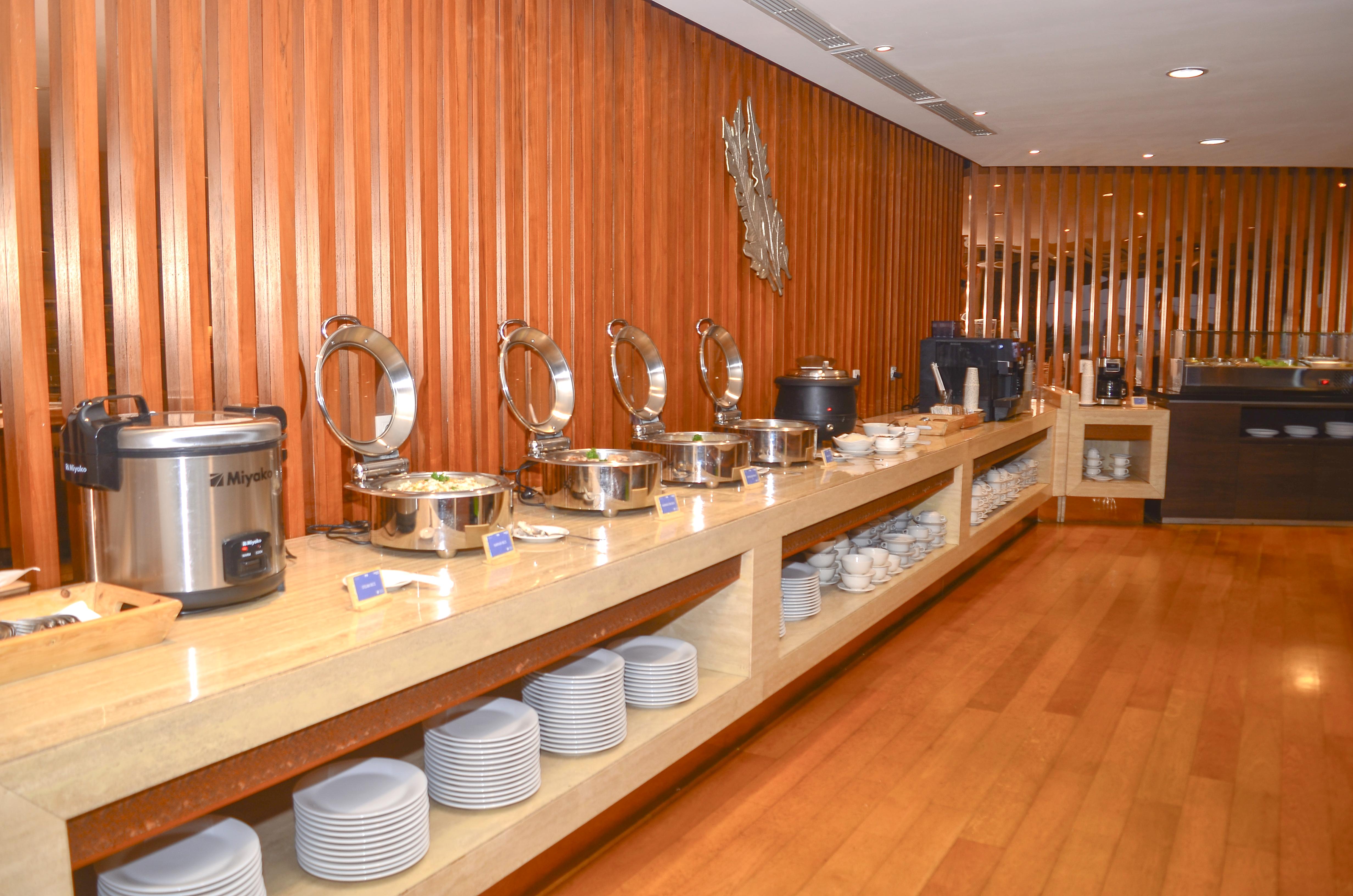 Saphire  Lounge(International)