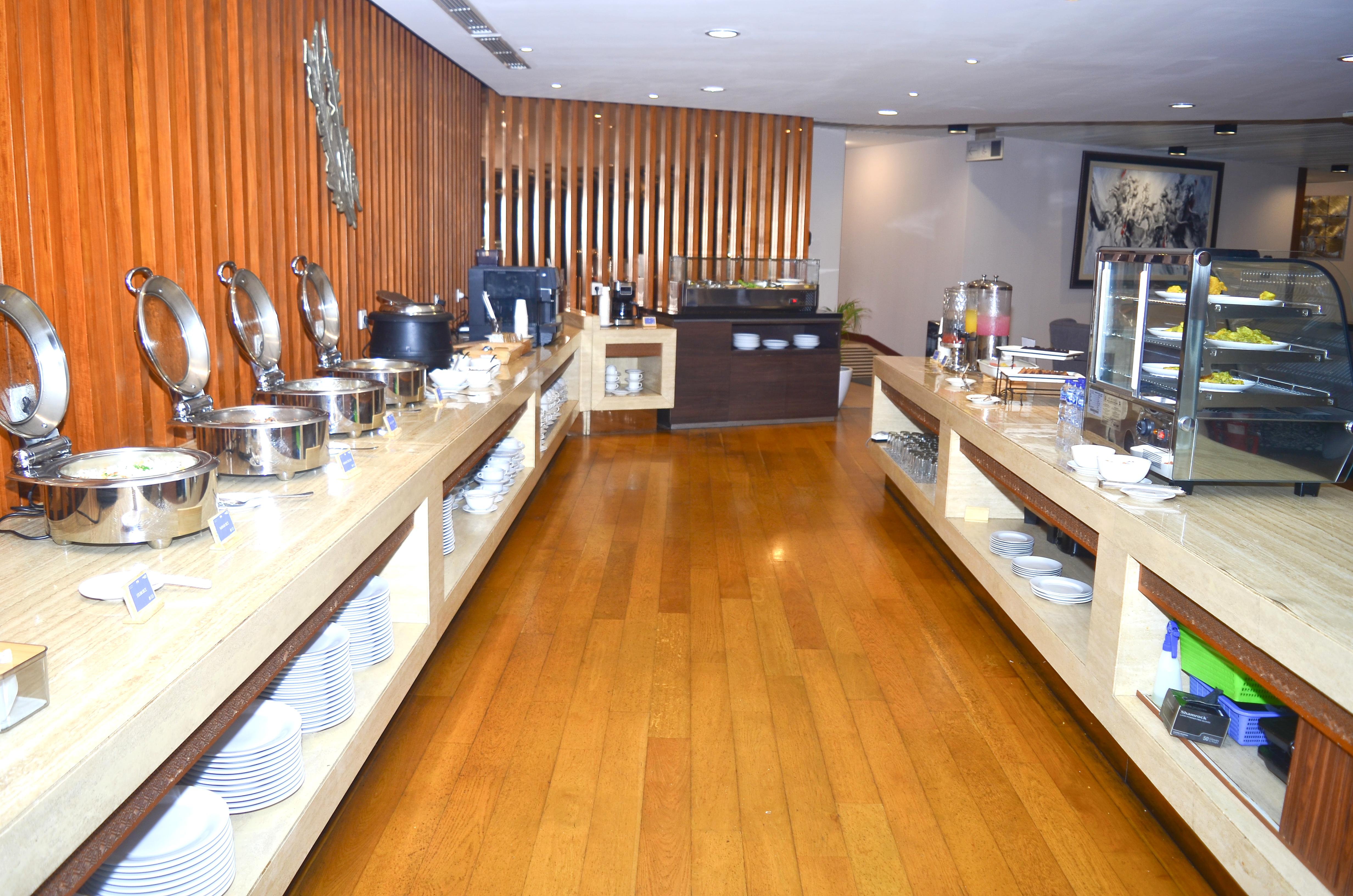 Saphire  Lounge(International)