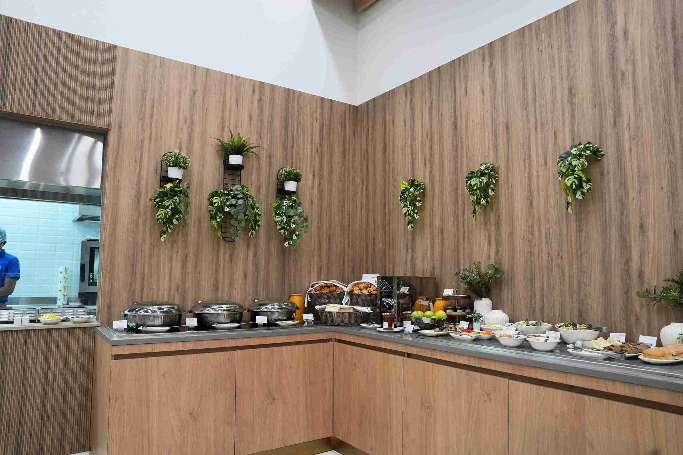 Hayakom Lounge